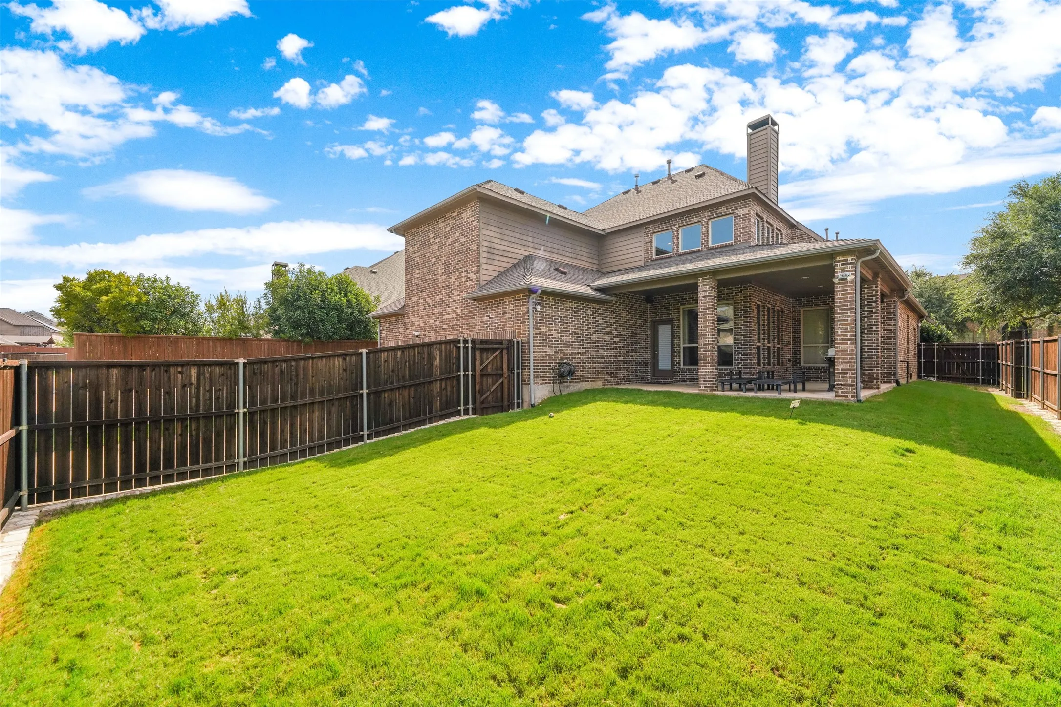 Single Family Residence For Sale in Collin County , 10082 Drawbridge Drive, Frisco, Texas 75035, 4 Bedroom, 4 Bathroom, 2 Garage spaces, 3,501 Sqft, built in 2010, mls#21308342, Real Estate Agent in Frisco, Homes For Sale in Collin county, Homes For Sale in Frisco, Realtor in Frisco Texas, Real Estate Brokerage Independent Realty Texas, Luminita Cordes Realtor