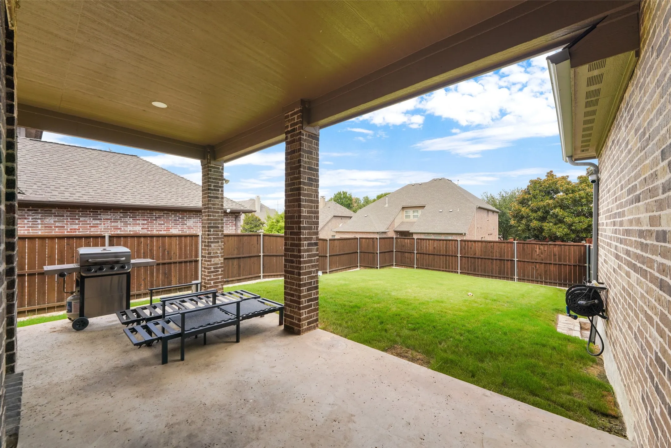 Single Family Residence For Sale in Collin County , 10082 Drawbridge Drive, Frisco, Texas 75035, 4 Bedroom, 4 Bathroom, 2 Garage spaces, 3,501 Sqft, built in 2010, mls#21308342, Real Estate Agent in Frisco, Homes For Sale in Collin county, Homes For Sale in Frisco, Realtor in Frisco Texas, Real Estate Brokerage Independent Realty Texas, Luminita Cordes Realtor