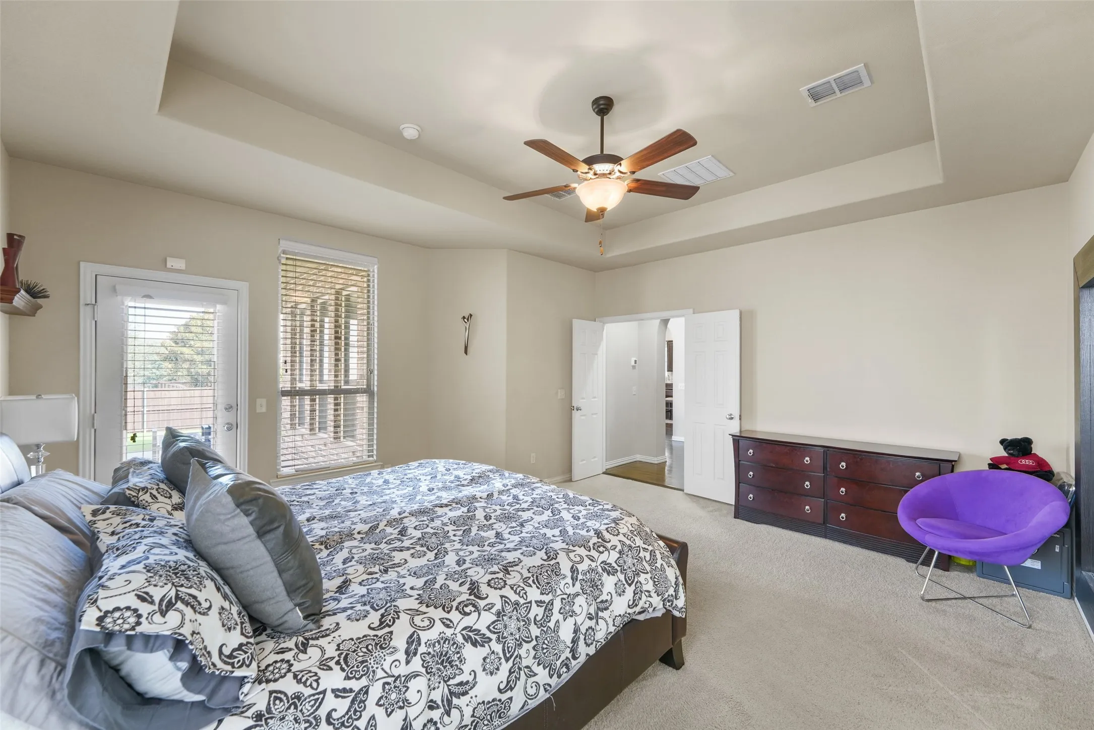 Single Family Residence For Sale in Collin County , 10082 Drawbridge Drive, Frisco, Texas 75035, 4 Bedroom, 4 Bathroom, 2 Garage spaces, 3,501 Sqft, built in 2010, mls#21308342, Real Estate Agent in Frisco, Homes For Sale in Collin county, Homes For Sale in Frisco, Realtor in Frisco Texas, Real Estate Brokerage Independent Realty Texas, Luminita Cordes Realtor