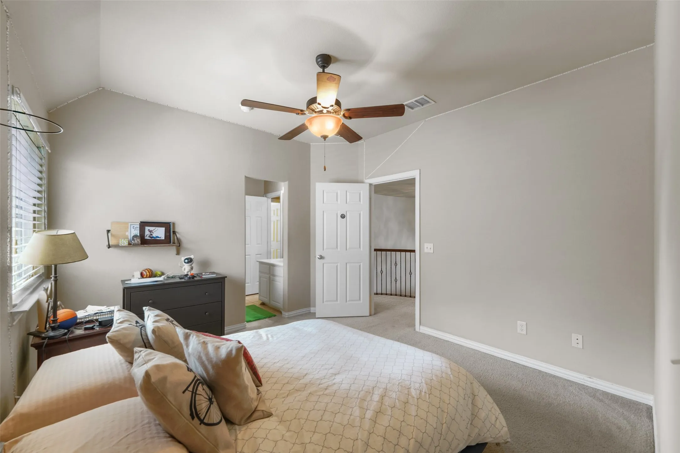 Single Family Residence For Sale in Collin County , 10082 Drawbridge Drive, Frisco, Texas 75035, 4 Bedroom, 4 Bathroom, 2 Garage spaces, 3,501 Sqft, built in 2010, mls#21308342, Real Estate Agent in Frisco, Homes For Sale in Collin county, Homes For Sale in Frisco, Realtor in Frisco Texas, Real Estate Brokerage Independent Realty Texas, Luminita Cordes Realtor
