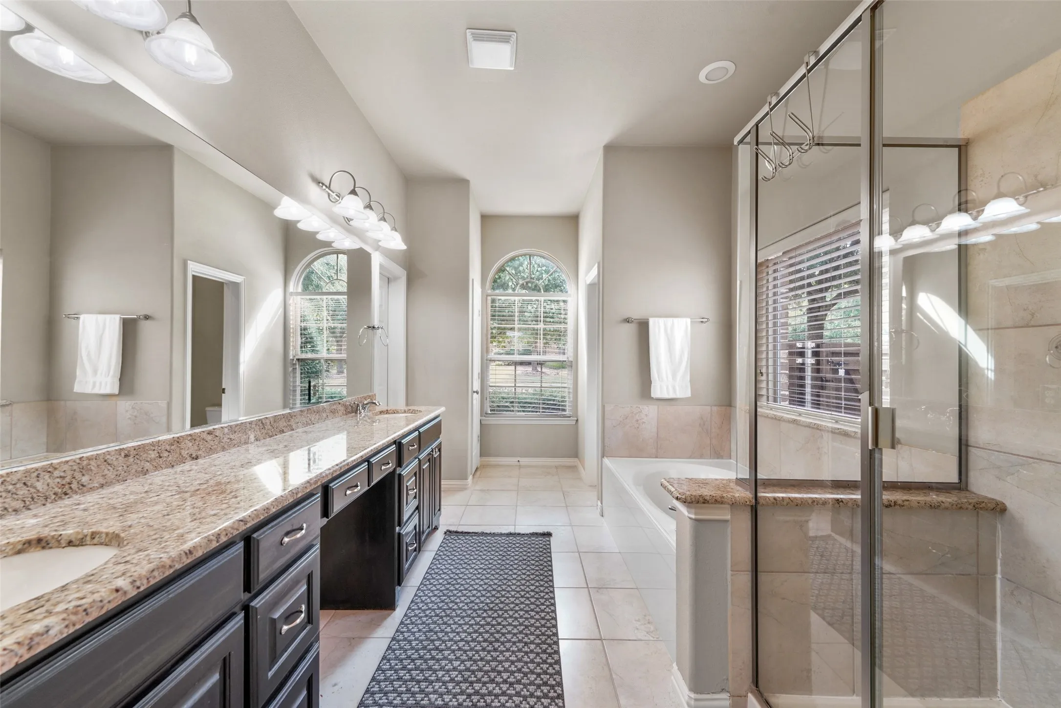 Single Family Residence For Sale in Collin County , 10082 Drawbridge Drive, Frisco, Texas 75035, 4 Bedroom, 4 Bathroom, 2 Garage spaces, 3,501 Sqft, built in 2010, mls#21308342, Real Estate Agent in Frisco, Homes For Sale in Collin county, Homes For Sale in Frisco, Realtor in Frisco Texas, Real Estate Brokerage Independent Realty Texas, Luminita Cordes Realtor