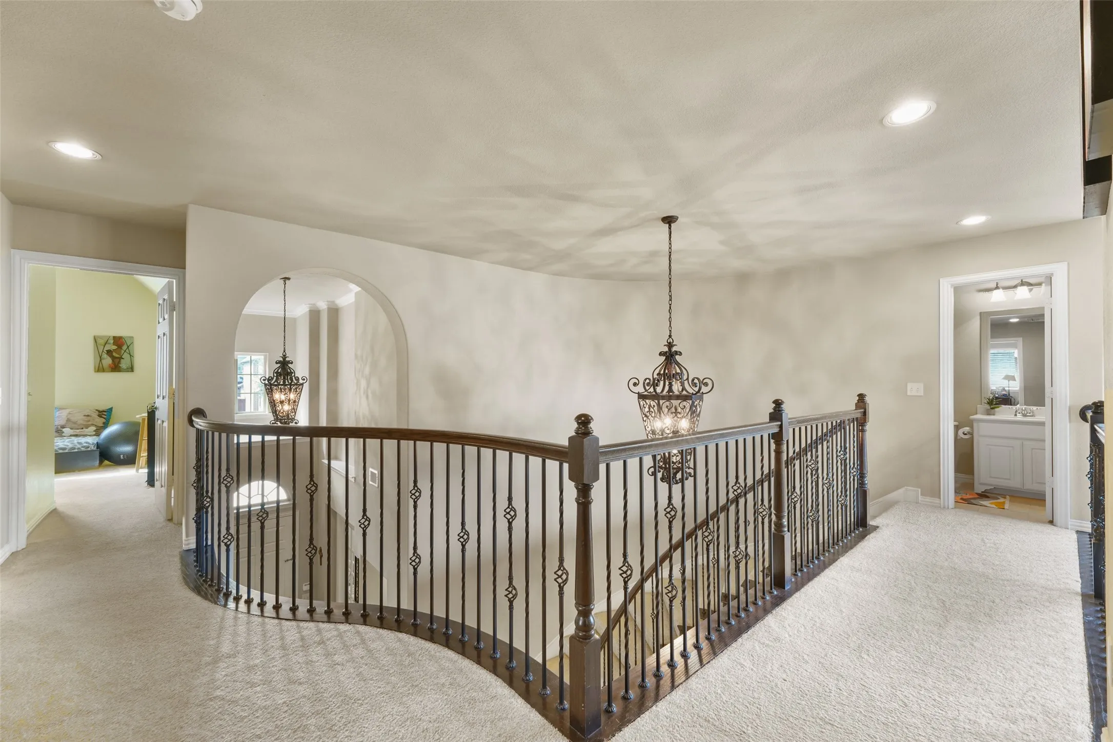 Single Family Residence For Sale in Collin County , 10082 Drawbridge Drive, Frisco, Texas 75035, 4 Bedroom, 4 Bathroom, 2 Garage spaces, 3,501 Sqft, built in 2010, mls#21308342, Real Estate Agent in Frisco, Homes For Sale in Collin county, Homes For Sale in Frisco, Realtor in Frisco Texas, Real Estate Brokerage Independent Realty Texas, Luminita Cordes Realtor