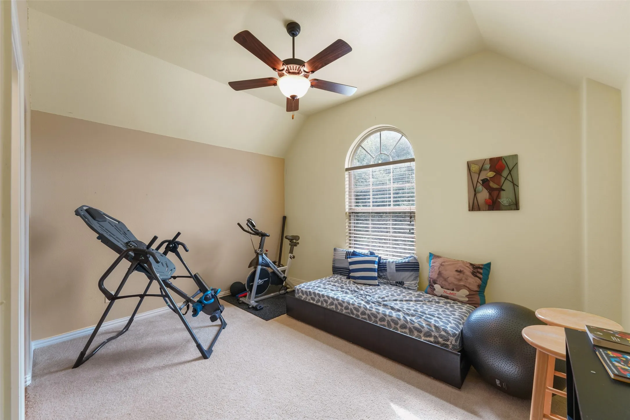 Single Family Residence For Sale in Collin County , 10082 Drawbridge Drive, Frisco, Texas 75035, 4 Bedroom, 4 Bathroom, 2 Garage spaces, 3,501 Sqft, built in 2010, mls#21308342, Real Estate Agent in Frisco, Homes For Sale in Collin county, Homes For Sale in Frisco, Realtor in Frisco Texas, Real Estate Brokerage Independent Realty Texas, Luminita Cordes Realtor
