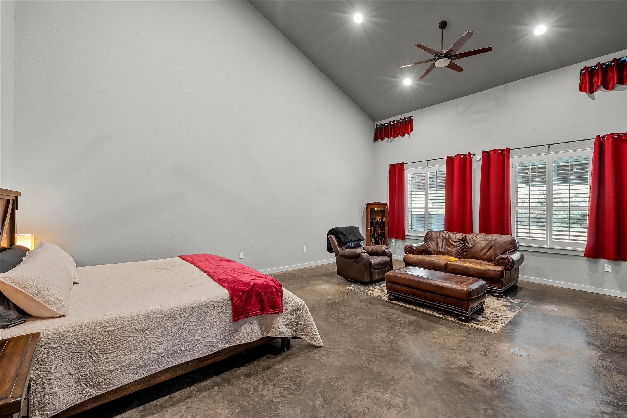 Single Family Residence For Sale in Bosque County , 289 CR 4275, Clifton, Texas 76634, 2 Bedroom, 2 Bathroom, Garage spaces, 1,960 Sqft, built in 2019, Price $1,825,000, mls#21308268, Real Estate Agent in Clifton, Homes For Sale in Bosque county, Homes For Sale in Clifton, Realtor in Clifton Texas, Real Estate Brokerage Independent Realty Texas, Luminita Cordes Realtor
