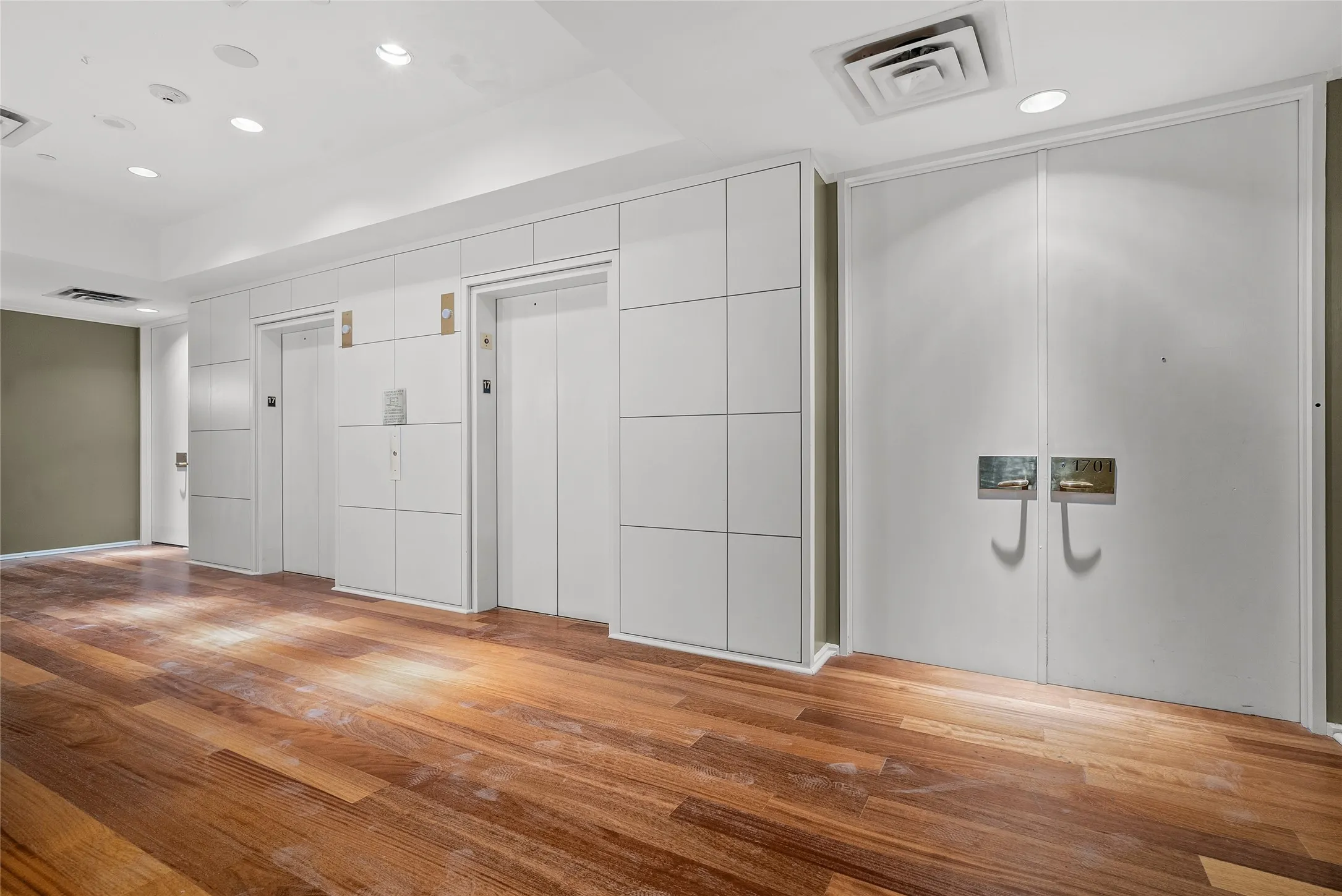 Condominium For Sale in Dallas County , 3111 Welborn Street 1701, Dallas, Texas 75219, 0, 0, 2 Garage spaces, 7,465 Sqft, built in 1985, Price $1,500,000, mls#21308351, Real Estate Agent in Dallas, Homes For Sale in Dallas county, Homes For Sale in Dallas, Realtor in Dallas Texas, Real Estate Brokerage Independent Realty Texas, Luminita Cordes Realtor
