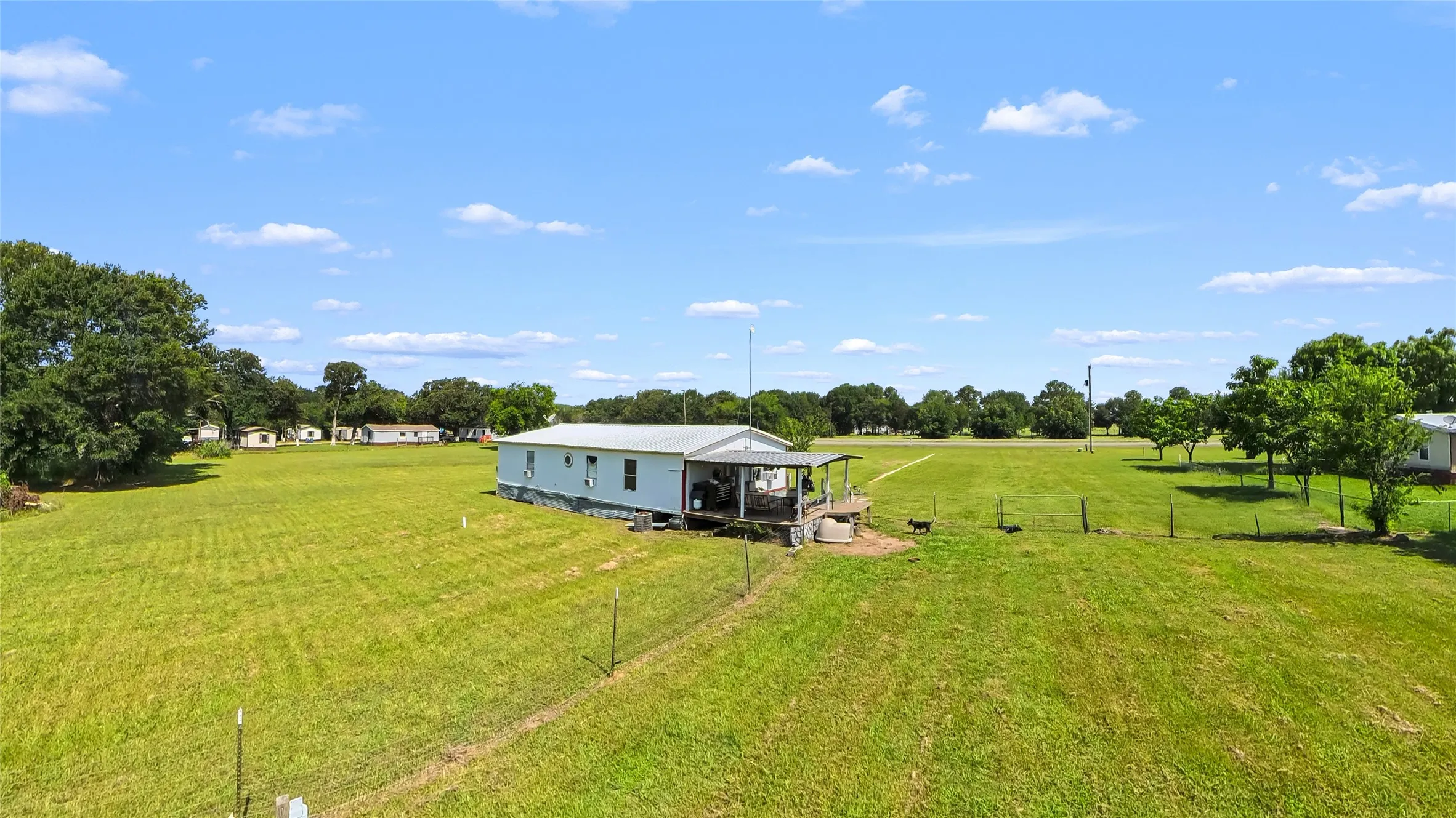 Manufactured Home For Sale in Navarro County , 1501 2nd Street, Kerens, Texas 75144, 3 Bedroom, 2 Bathroom, Garage spaces, 1,120 Sqft, built in 1999, mls#21308364, Real Estate Agent in Kerens, Homes For Sale in Navarro county, Homes For Sale in Kerens, Realtor in Kerens Texas, Real Estate Brokerage Independent Realty Texas, Luminita Cordes Realtor