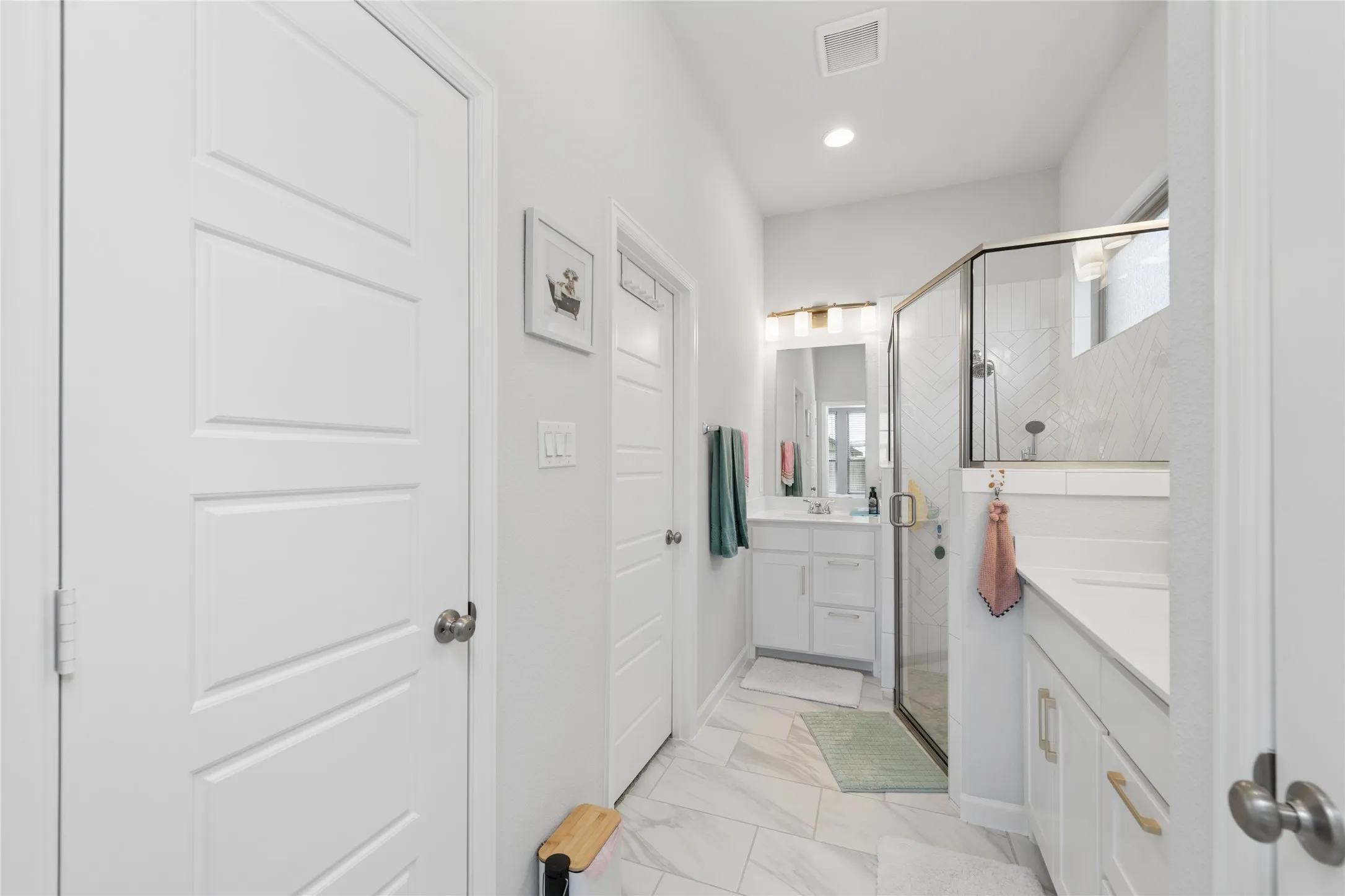 Single Family Residence For Sale in Denton County , 9108 Winding Creek Drive, Little Elm, Texas 75068, 4 Bedroom, 3 Bathroom, 2 Garage spaces, 1,809 Sqft, built in 2023, mls#21308366, Real Estate Agent in Little Elm, Homes For Sale in Denton county, Homes For Sale in Little Elm, Realtor in Little Elm Texas, Real Estate Brokerage Independent Realty Texas, Luminita Cordes Realtor