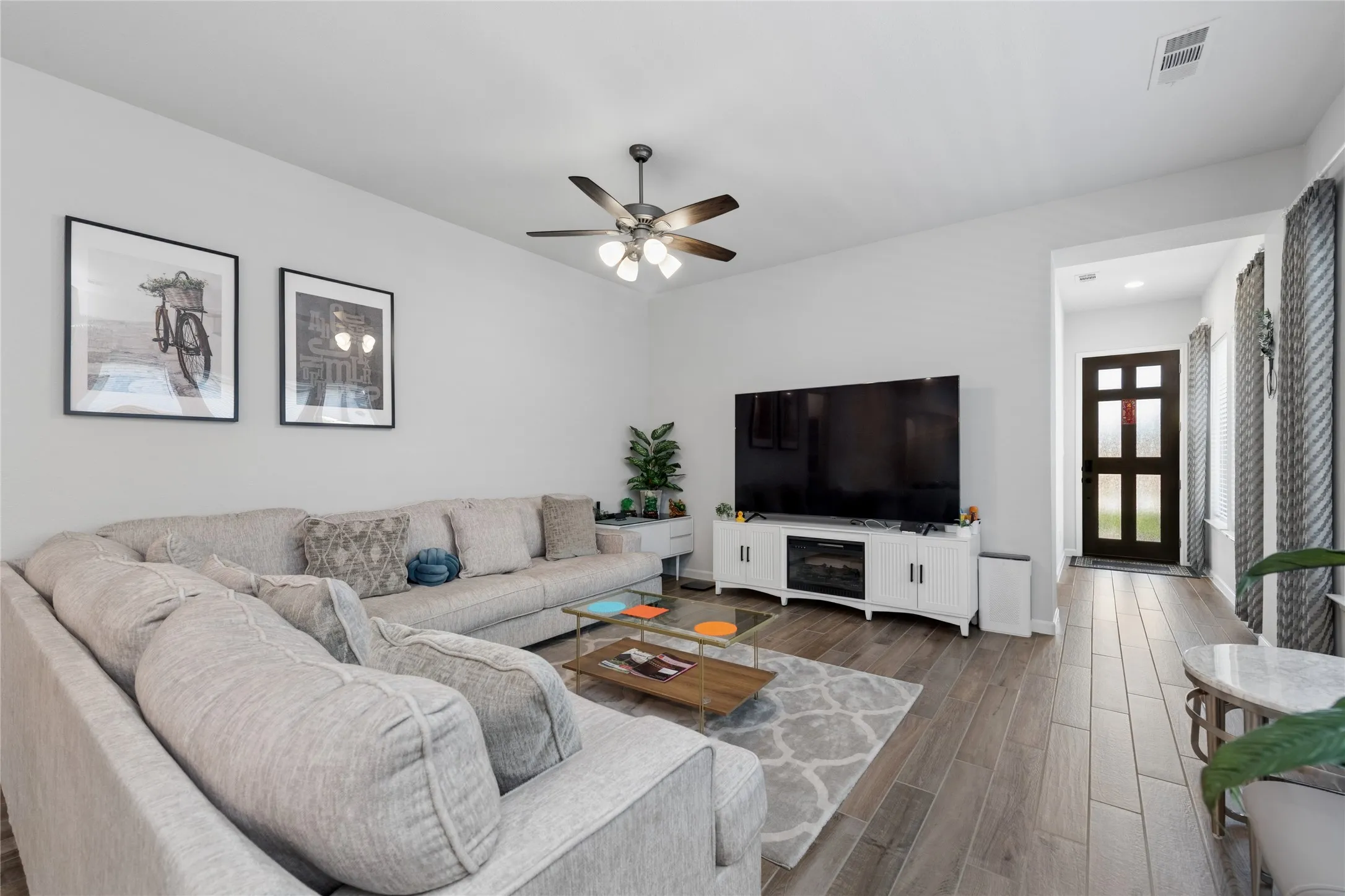 Single Family Residence For Sale in Denton County , 9108 Winding Creek Drive, Little Elm, Texas 75068, 4 Bedroom, 3 Bathroom, 2 Garage spaces, 1,809 Sqft, built in 2023, mls#21308366, Real Estate Agent in Little Elm, Homes For Sale in Denton county, Homes For Sale in Little Elm, Realtor in Little Elm Texas, Real Estate Brokerage Independent Realty Texas, Luminita Cordes Realtor