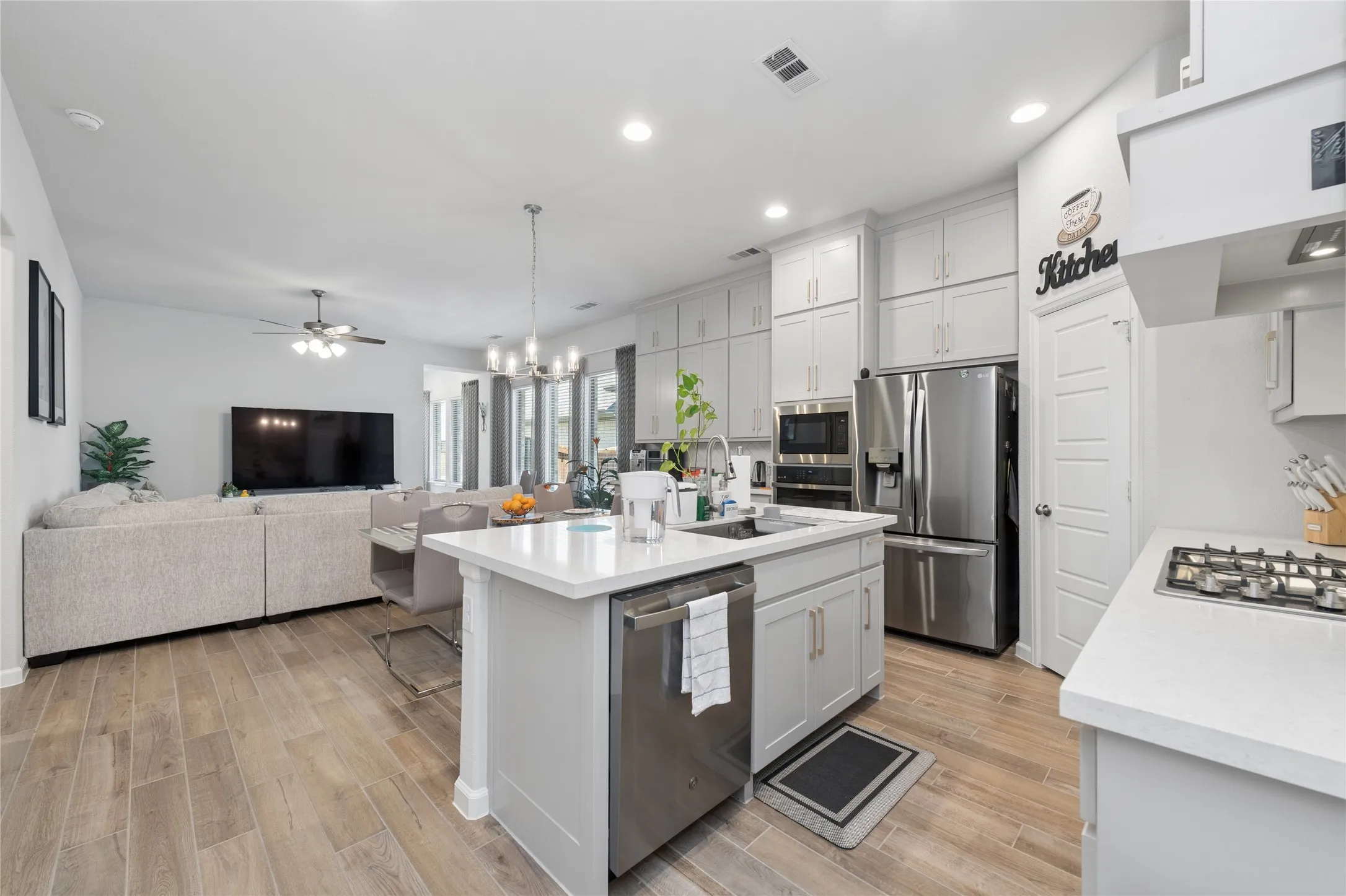 Single Family Residence For Sale in Denton County , 9108 Winding Creek Drive, Little Elm, Texas 75068, 4 Bedroom, 3 Bathroom, 2 Garage spaces, 1,809 Sqft, built in 2023, mls#21308366, Real Estate Agent in Little Elm, Homes For Sale in Denton county, Homes For Sale in Little Elm, Realtor in Little Elm Texas, Real Estate Brokerage Independent Realty Texas, Luminita Cordes Realtor