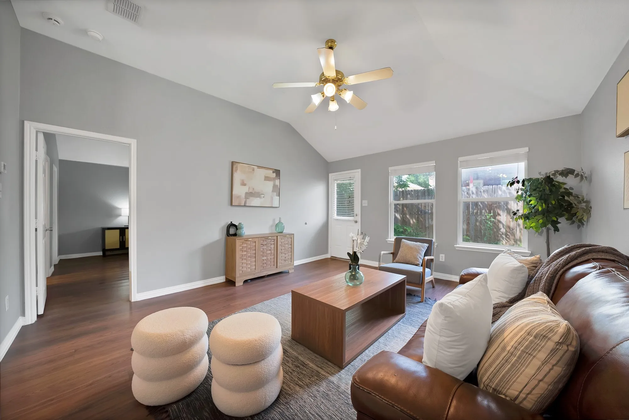 Single Family Residence For Sale in Tarrant County , 11765 Bobcat Drive, Fort Worth, Texas 76244, 3 Bedroom, 2 Bathroom, 2 Garage spaces, 1,408 Sqft, built in 2004, mls#21301777, Real Estate Agent in Fort Worth, Homes For Sale in Tarrant county, Homes For Sale in Fort Worth, Realtor in Fort Worth Texas, Real Estate Brokerage Independent Realty Texas, Luminita Cordes Realtor