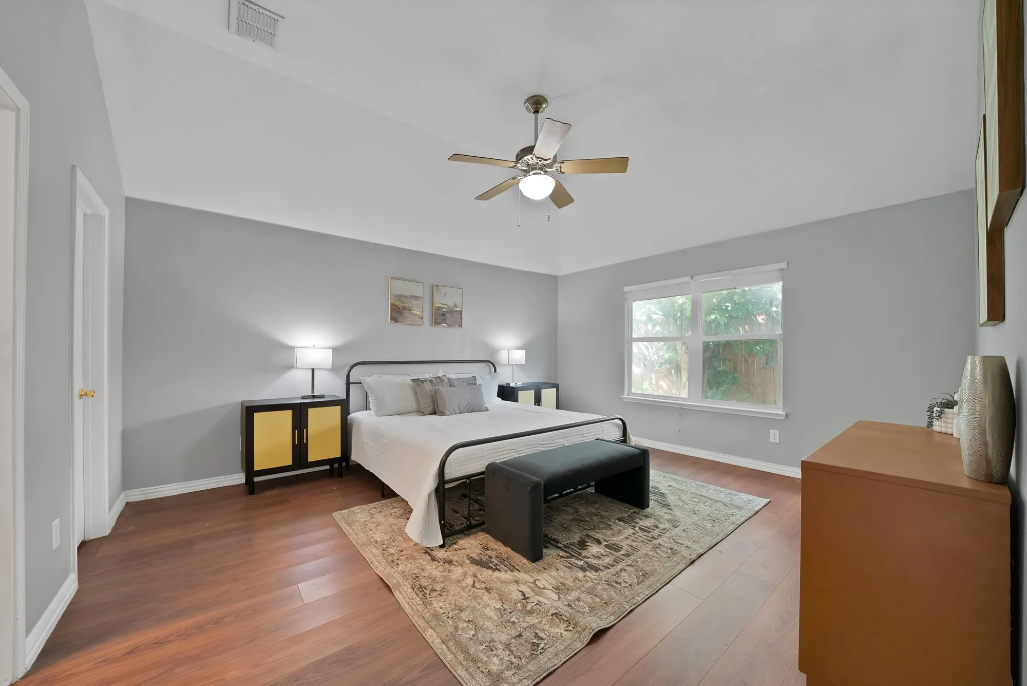 Single Family Residence For Sale in Tarrant County , 11765 Bobcat Drive, Fort Worth, Texas 76244, 3 Bedroom, 2 Bathroom, 2 Garage spaces, 1,408 Sqft, built in 2004, mls#21301777, Real Estate Agent in Fort Worth, Homes For Sale in Tarrant county, Homes For Sale in Fort Worth, Realtor in Fort Worth Texas, Real Estate Brokerage Independent Realty Texas, Luminita Cordes Realtor