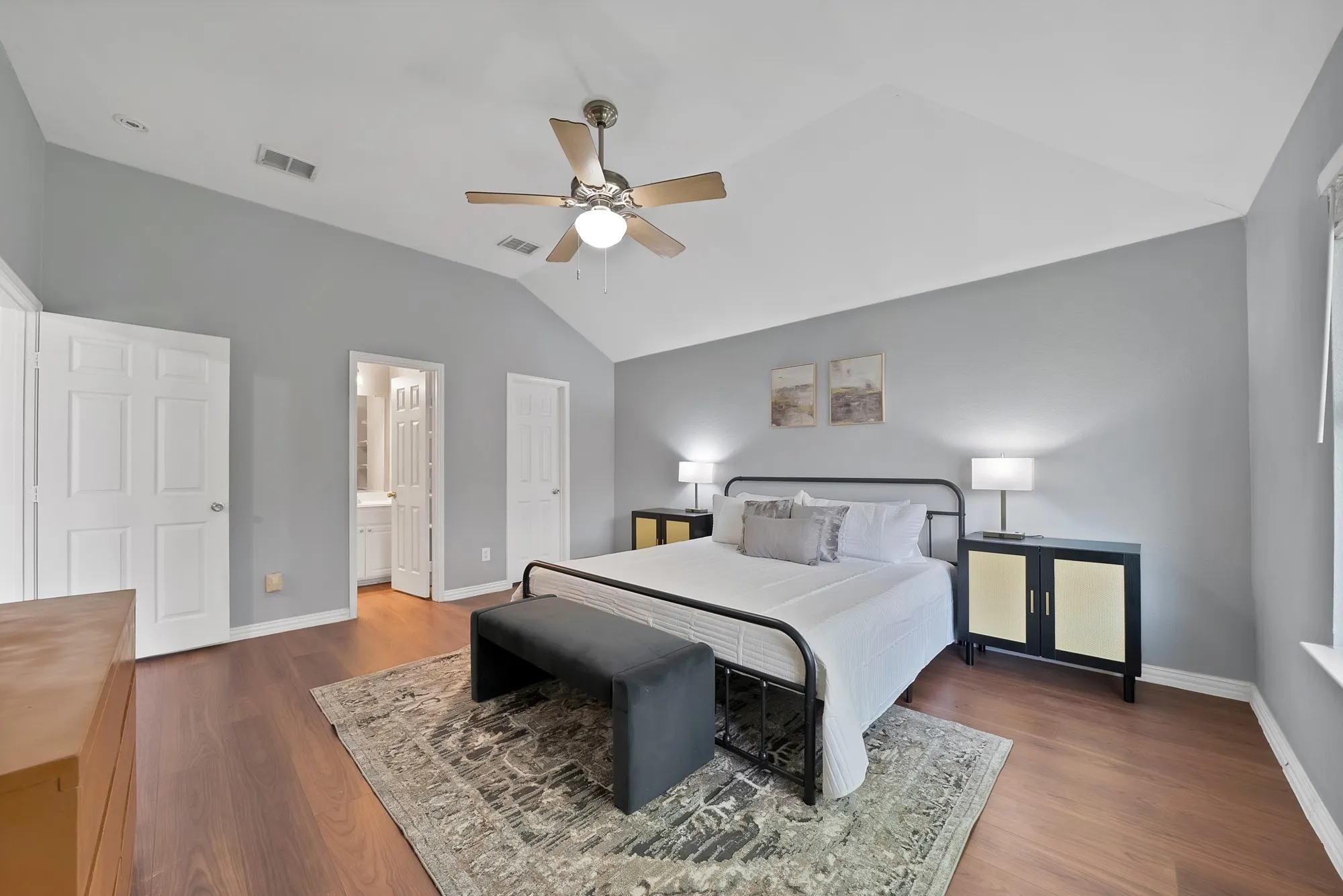 Single Family Residence For Sale in Tarrant County , 11765 Bobcat Drive, Fort Worth, Texas 76244, 3 Bedroom, 2 Bathroom, 2 Garage spaces, 1,408 Sqft, built in 2004, mls#21301777, Real Estate Agent in Fort Worth, Homes For Sale in Tarrant county, Homes For Sale in Fort Worth, Realtor in Fort Worth Texas, Real Estate Brokerage Independent Realty Texas, Luminita Cordes Realtor