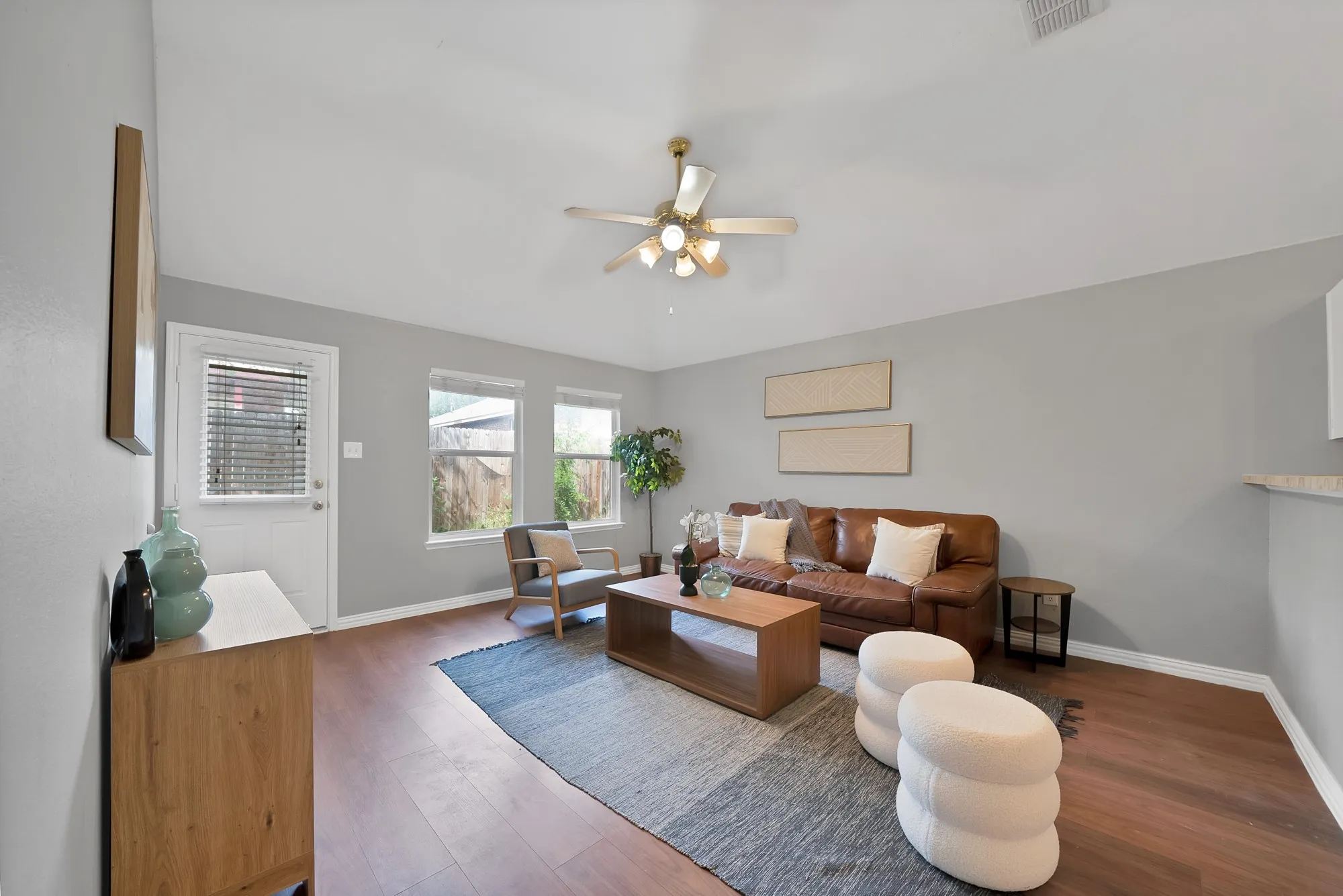 Single Family Residence For Sale in Tarrant County , 11765 Bobcat Drive, Fort Worth, Texas 76244, 3 Bedroom, 2 Bathroom, 2 Garage spaces, 1,408 Sqft, built in 2004, mls#21301777, Real Estate Agent in Fort Worth, Homes For Sale in Tarrant county, Homes For Sale in Fort Worth, Realtor in Fort Worth Texas, Real Estate Brokerage Independent Realty Texas, Luminita Cordes Realtor