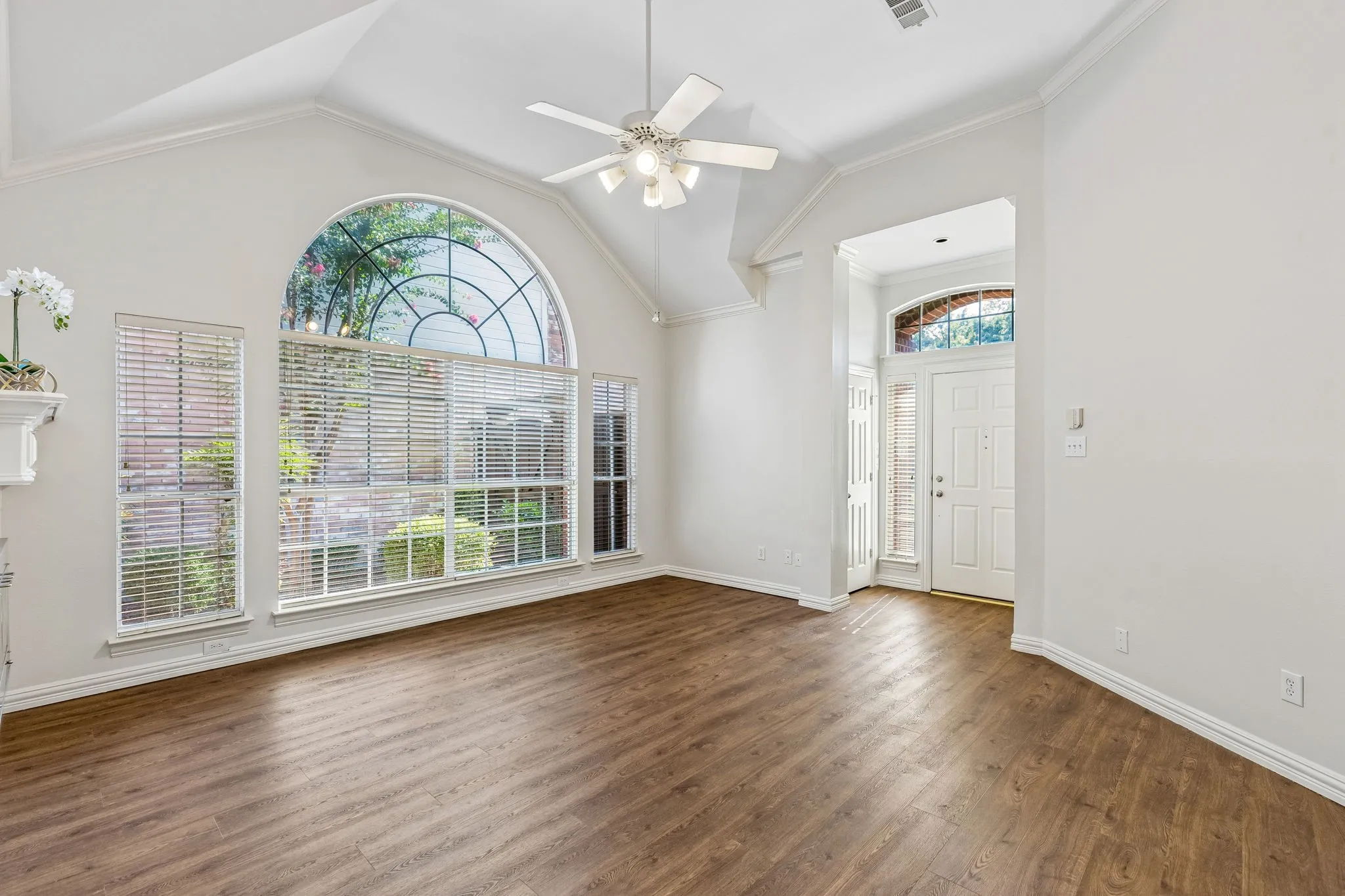 Single Family Residence For Sale in Collin County , 6852 High Field Trail, Plano, Texas 75023, 3 Bedroom, 2 Bathroom, 2 Garage spaces, 1,705 Sqft, built in 1995, mls#21306909, Real Estate Agent in Plano, Homes For Sale in Collin county, Homes For Sale in Plano, Realtor in Plano Texas, Real Estate Brokerage Independent Realty Texas, Luminita Cordes Realtor