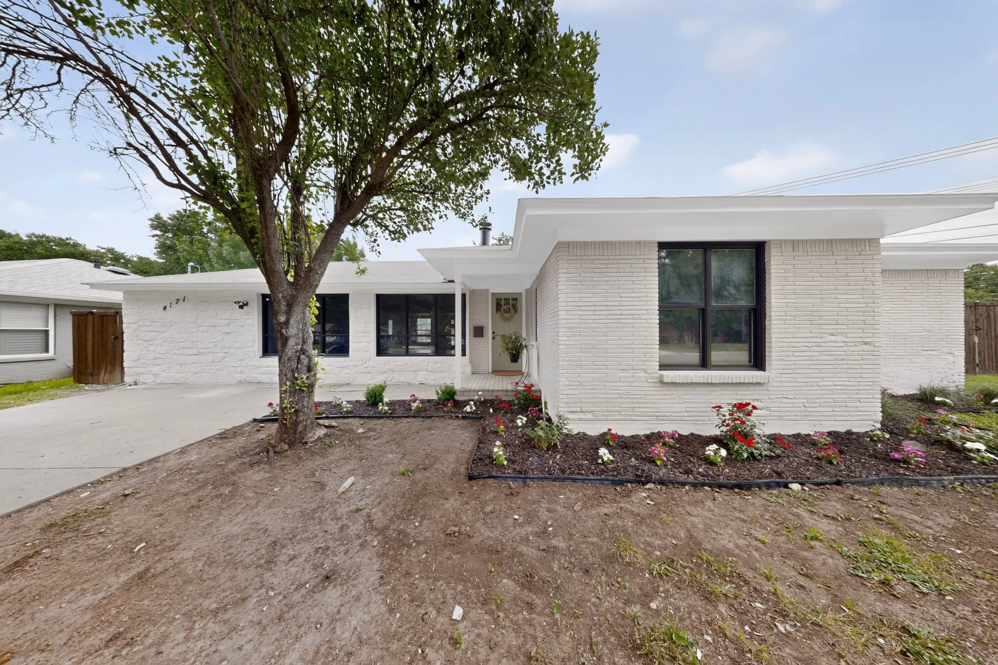 Single Family Residence For Sale in Tarrant County , 4171 Carolyn Road, Fort Worth, Texas 76109, 4 Bedroom, 3 Bathroom, Garage spaces, 1,765 Sqft, built in 1950, mls#21303116, Real Estate Agent in Fort Worth, Homes For Sale in Tarrant county, Homes For Sale in Fort Worth, Realtor in Fort Worth Texas, Real Estate Brokerage Independent Realty Texas, Luminita Cordes Realtor