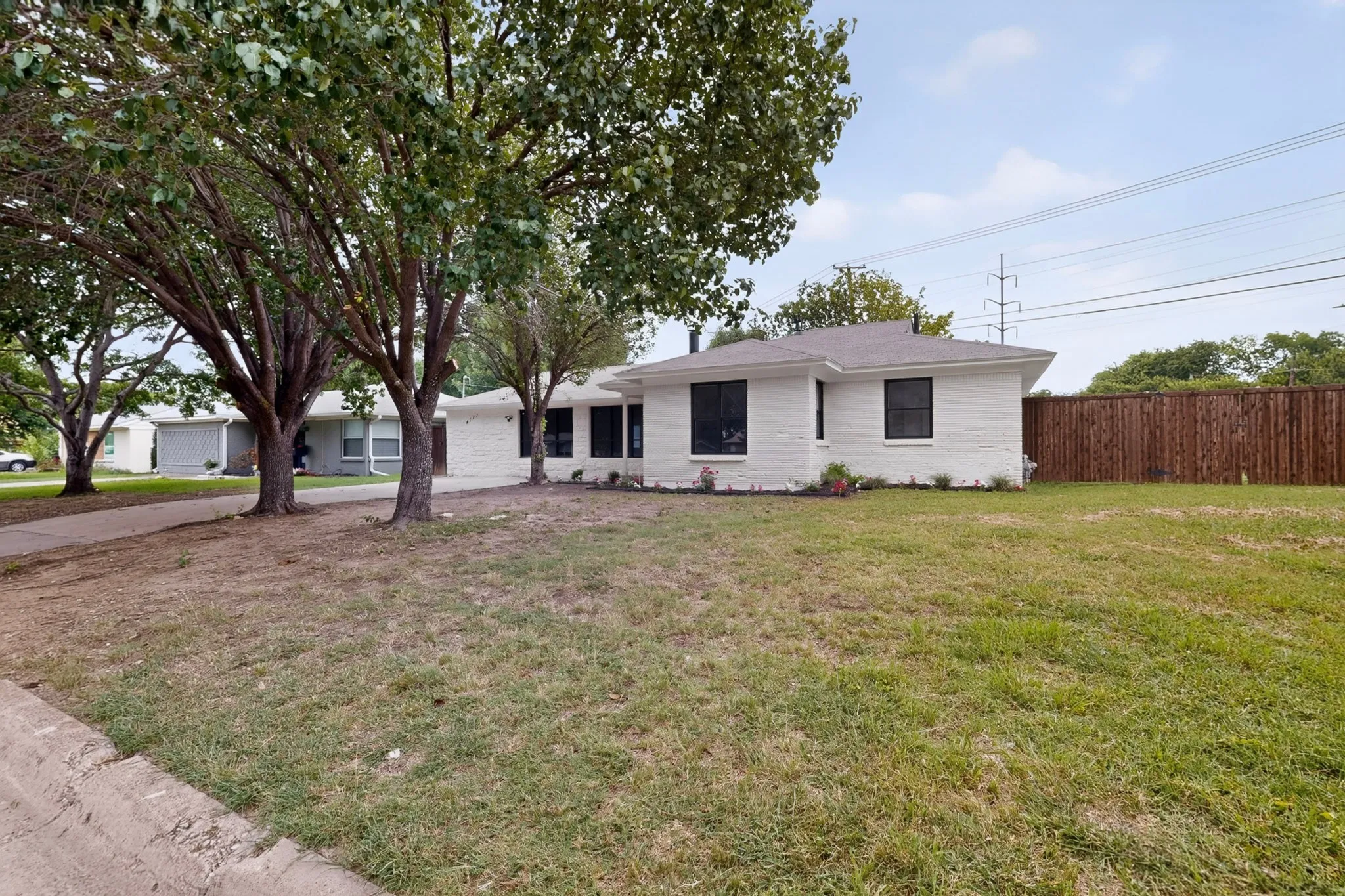Single Family Residence For Sale in Tarrant County , 4171 Carolyn Road, Fort Worth, Texas 76109, 4 Bedroom, 3 Bathroom, Garage spaces, 1,765 Sqft, built in 1950, mls#21303116, Real Estate Agent in Fort Worth, Homes For Sale in Tarrant county, Homes For Sale in Fort Worth, Realtor in Fort Worth Texas, Real Estate Brokerage Independent Realty Texas, Luminita Cordes Realtor