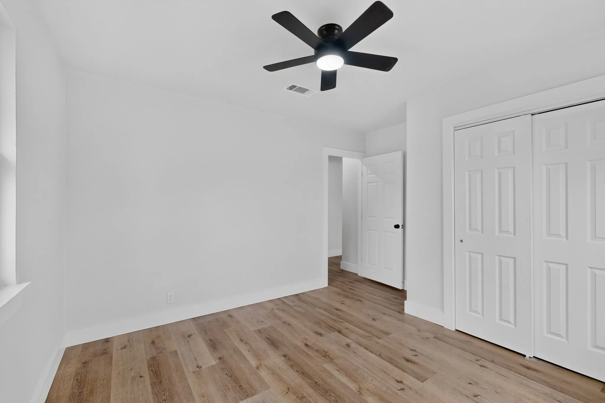 Single Family Residence For Sale in Tarrant County , 4171 Carolyn Road, Fort Worth, Texas 76109, 4 Bedroom, 3 Bathroom, Garage spaces, 1,765 Sqft, built in 1950, mls#21303116, Real Estate Agent in Fort Worth, Homes For Sale in Tarrant county, Homes For Sale in Fort Worth, Realtor in Fort Worth Texas, Real Estate Brokerage Independent Realty Texas, Luminita Cordes Realtor