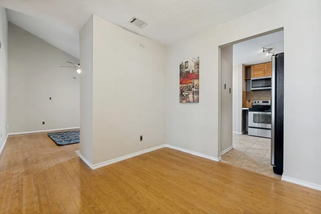 Condominium For Sale in Dallas County , 5300 Keller Springs Road 2054, Dallas, Texas 75248, 1 Bedroom, 1 Bathroom, Garage spaces, 812 Sqft, built in 1982, mls#21308368, Real Estate Agent in Dallas, Homes For Sale in Dallas county, Homes For Sale in Dallas, Realtor in Dallas Texas, Real Estate Brokerage Independent Realty Texas, Luminita Cordes Realtor