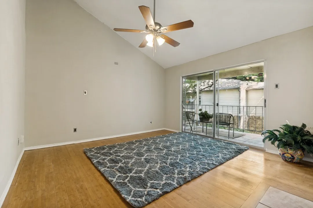 Condominium For Sale in Dallas County , 5300 Keller Springs Road 2054, Dallas, Texas 75248, 1 Bedroom, 1 Bathroom, Garage spaces, 812 Sqft, built in 1982, mls#21308368, Real Estate Agent in Dallas, Homes For Sale in Dallas county, Homes For Sale in Dallas, Realtor in Dallas Texas, Real Estate Brokerage Independent Realty Texas, Luminita Cordes Realtor