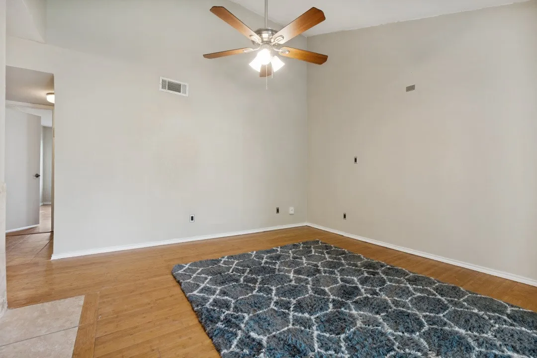 Condominium For Sale in Dallas County , 5300 Keller Springs Road 2054, Dallas, Texas 75248, 1 Bedroom, 1 Bathroom, Garage spaces, 812 Sqft, built in 1982, mls#21308368, Real Estate Agent in Dallas, Homes For Sale in Dallas county, Homes For Sale in Dallas, Realtor in Dallas Texas, Real Estate Brokerage Independent Realty Texas, Luminita Cordes Realtor