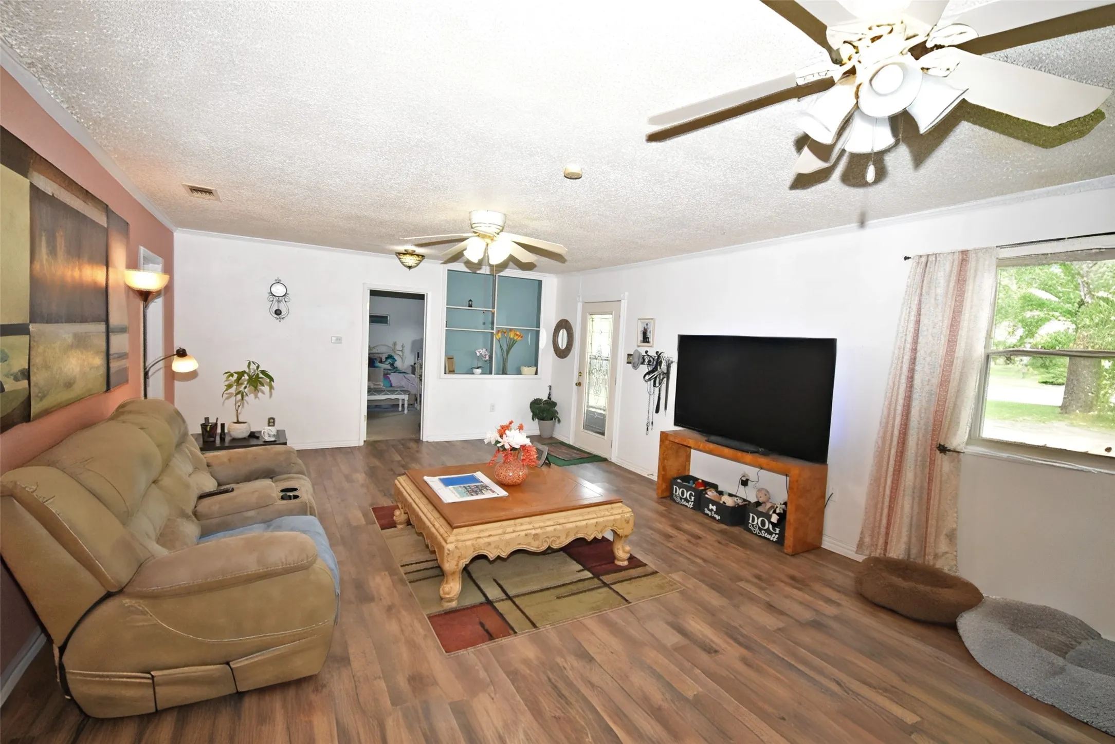 Single Family Residence For Sale in Wood County , 411 N Winnsboro Street, Quitman, Texas 75783, 3 Bedroom, 2 Bathroom, Garage spaces, 1,683 Sqft, built in 1985, mls#21306487, Real Estate Agent in Quitman, Homes For Sale in Wood county, Homes For Sale in Quitman, Realtor in Quitman Texas, Real Estate Brokerage Independent Realty Texas, Luminita Cordes Realtor