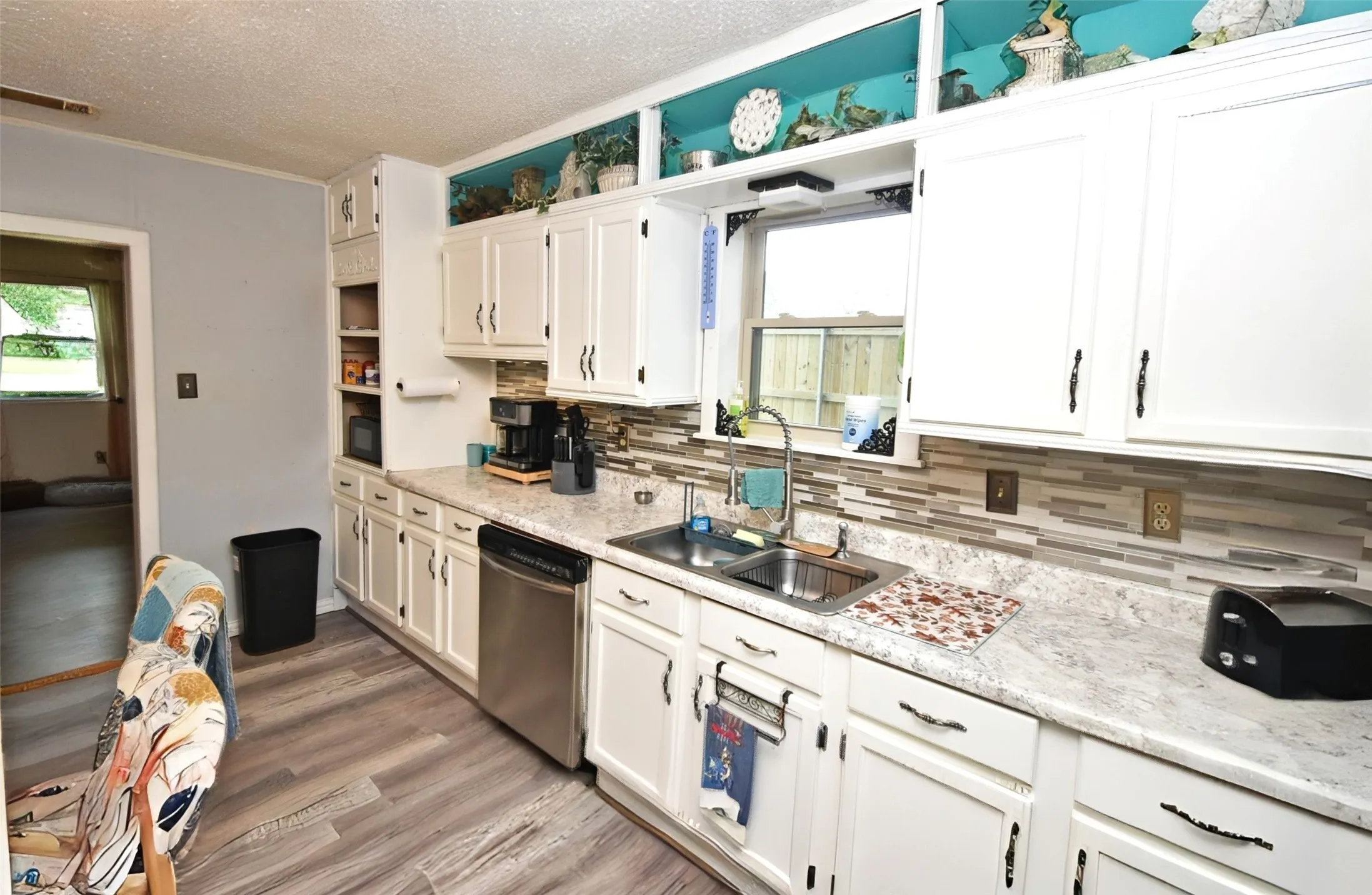 Single Family Residence For Sale in Wood County , 411 N Winnsboro Street, Quitman, Texas 75783, 3 Bedroom, 2 Bathroom, Garage spaces, 1,683 Sqft, built in 1985, mls#21306487, Real Estate Agent in Quitman, Homes For Sale in Wood county, Homes For Sale in Quitman, Realtor in Quitman Texas, Real Estate Brokerage Independent Realty Texas, Luminita Cordes Realtor