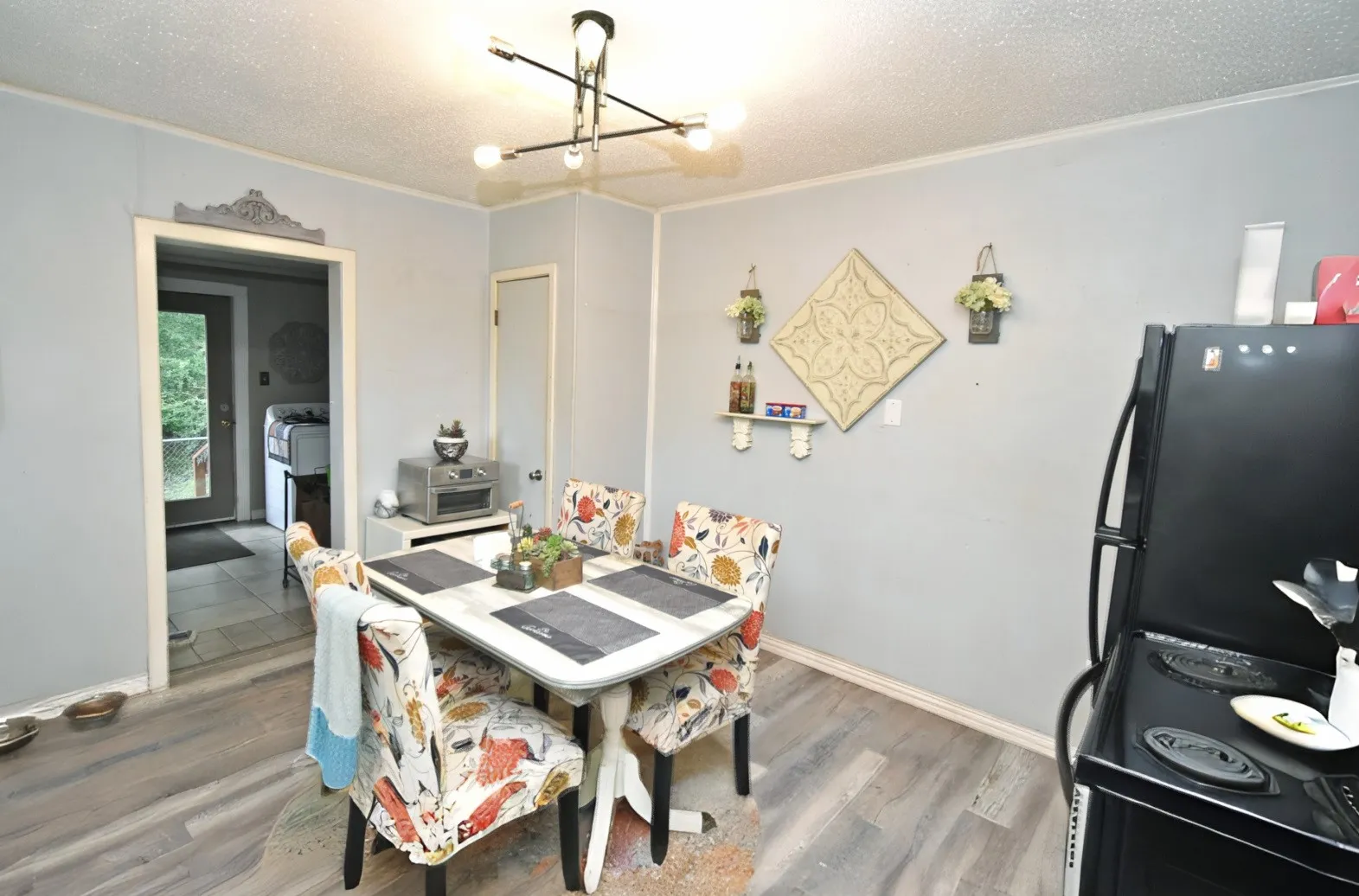 Single Family Residence For Sale in Wood County , 411 N Winnsboro Street, Quitman, Texas 75783, 3 Bedroom, 2 Bathroom, Garage spaces, 1,683 Sqft, built in 1985, mls#21306487, Real Estate Agent in Quitman, Homes For Sale in Wood county, Homes For Sale in Quitman, Realtor in Quitman Texas, Real Estate Brokerage Independent Realty Texas, Luminita Cordes Realtor