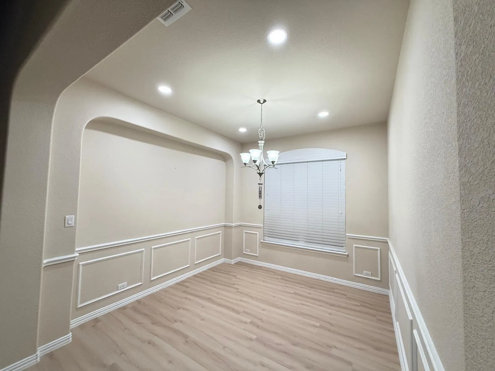 Single Family Residence For Rent in Collin County , 6112 Eldridge Lane, Mc Kinney, Texas 75070, 4 Bedroom, 3 Bathroom, 2 Garage spaces, 3,297 Sqft, built in 2016, mls#21308382, Real Estate Agent in Mc Kinney, Homes For Rent in Collin county, Homes For Rent in Mc Kinney, Realtor in Mc Kinney Texas, Real Estate Brokerage Independent Realty Texas, Luminita Cordes Realtor