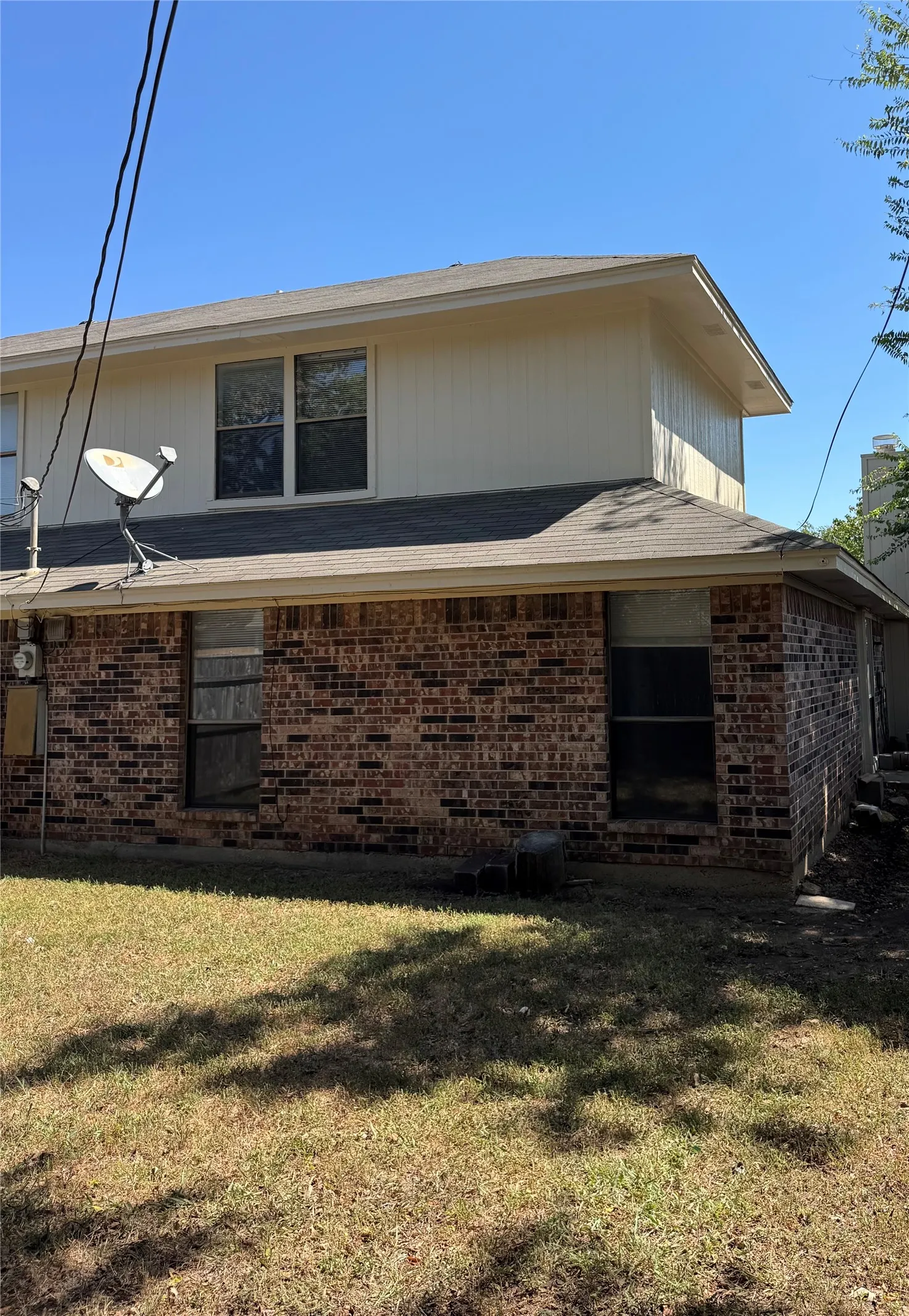 Townhouse For Sale in Johnson County , 1010 Irene Street, Burleson, Texas 76028, 2 Bedroom, 2 Bathroom, 1 Garage spaces, 1,391 Sqft, built in 1985, mls#21308388, Real Estate Agent in Burleson, Homes For Sale in Johnson county, Homes For Sale in Burleson, Realtor in Burleson Texas, Real Estate Brokerage Independent Realty Texas, Luminita Cordes Realtor