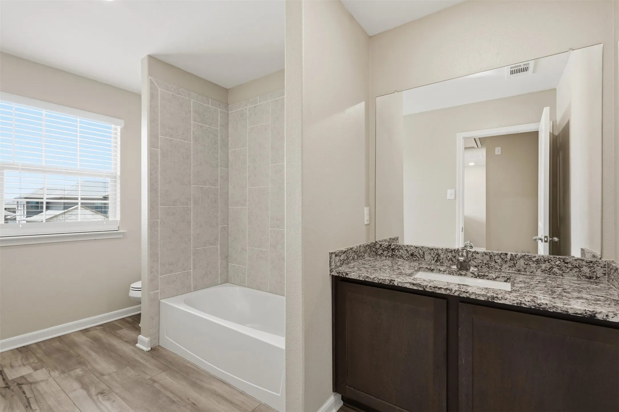 Single Family Residence For Sale in Tarrant County , 1000 Tumbleweed Trail, Crowley, Texas 76036, 4 Bedroom, 3 Bathroom, 2 Garage spaces, 2,231 Sqft, built in 2021, mls#21291038, Real Estate Agent in Crowley, Homes For Sale in Tarrant county, Homes For Sale in Crowley, Realtor in Crowley Texas, Real Estate Brokerage Independent Realty Texas, Luminita Cordes Realtor
