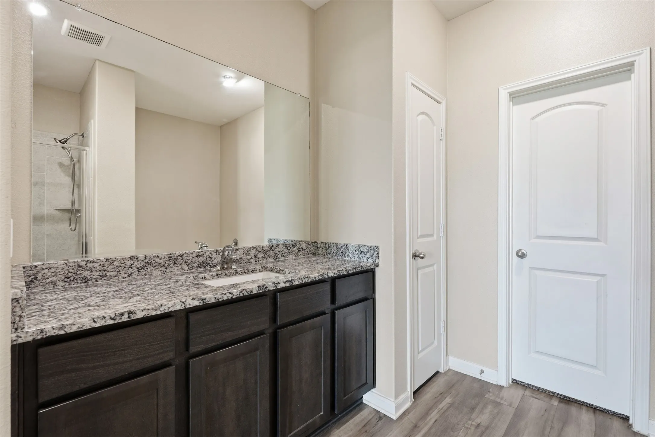 Single Family Residence For Sale in Tarrant County , 1000 Tumbleweed Trail, Crowley, Texas 76036, 4 Bedroom, 3 Bathroom, 2 Garage spaces, 2,231 Sqft, built in 2021, mls#21291038, Real Estate Agent in Crowley, Homes For Sale in Tarrant county, Homes For Sale in Crowley, Realtor in Crowley Texas, Real Estate Brokerage Independent Realty Texas, Luminita Cordes Realtor