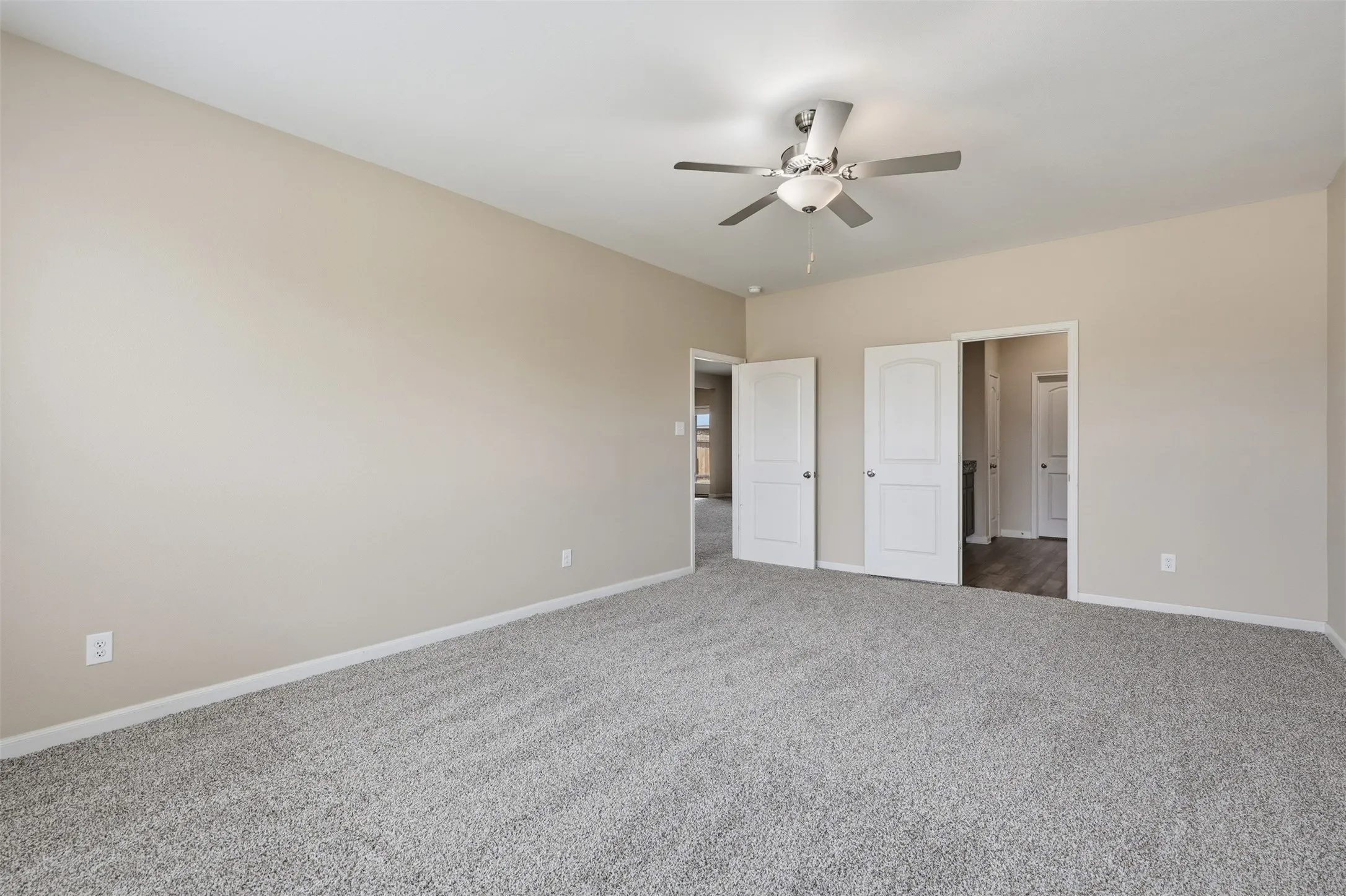Single Family Residence For Sale in Tarrant County , 1000 Tumbleweed Trail, Crowley, Texas 76036, 4 Bedroom, 3 Bathroom, 2 Garage spaces, 2,231 Sqft, built in 2021, mls#21291038, Real Estate Agent in Crowley, Homes For Sale in Tarrant county, Homes For Sale in Crowley, Realtor in Crowley Texas, Real Estate Brokerage Independent Realty Texas, Luminita Cordes Realtor