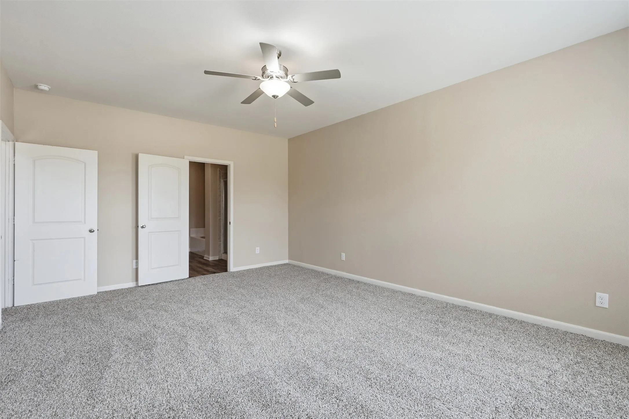 Single Family Residence For Sale in Tarrant County , 1000 Tumbleweed Trail, Crowley, Texas 76036, 4 Bedroom, 3 Bathroom, 2 Garage spaces, 2,231 Sqft, built in 2021, mls#21291038, Real Estate Agent in Crowley, Homes For Sale in Tarrant county, Homes For Sale in Crowley, Realtor in Crowley Texas, Real Estate Brokerage Independent Realty Texas, Luminita Cordes Realtor
