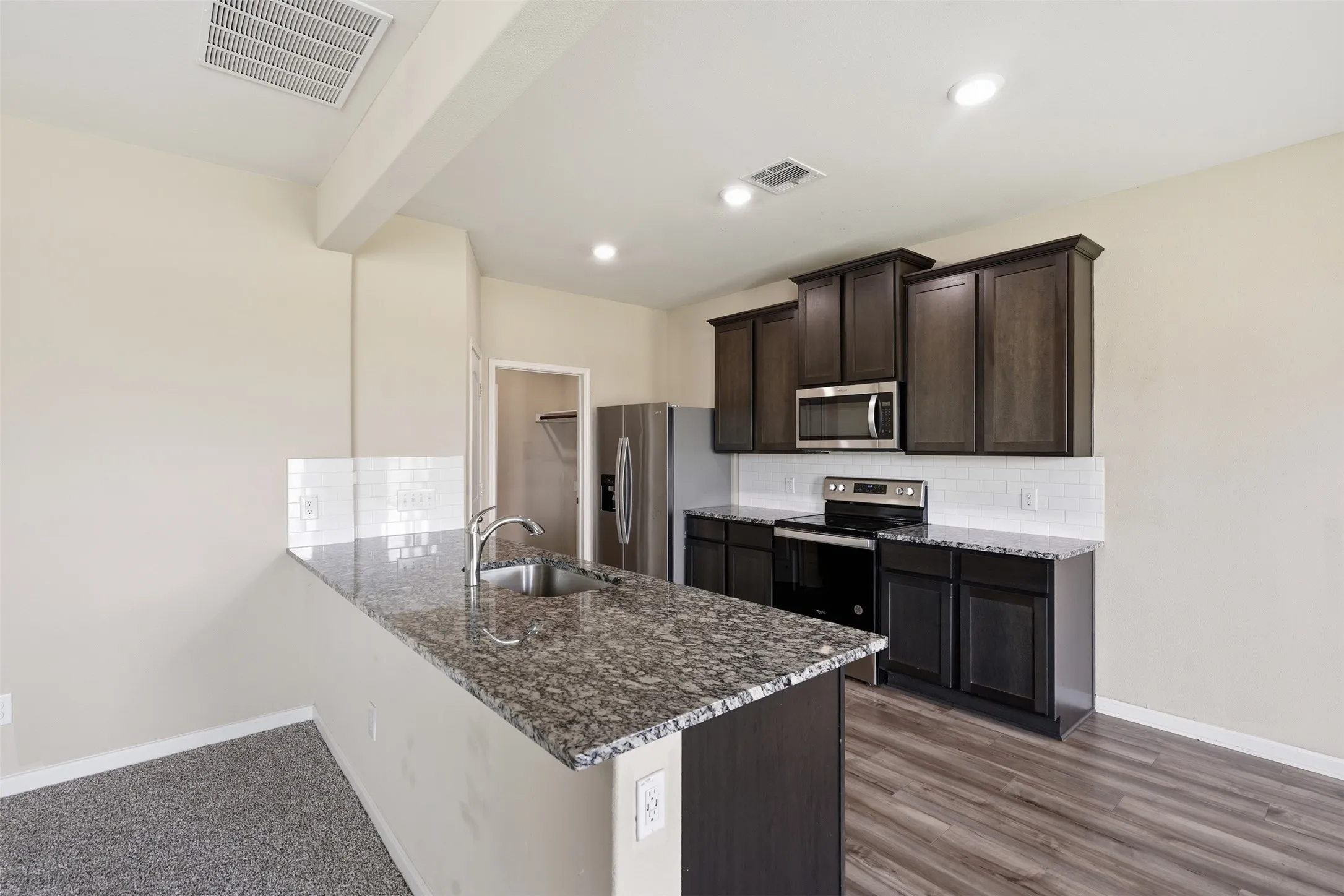 Single Family Residence For Sale in Tarrant County , 1000 Tumbleweed Trail, Crowley, Texas 76036, 4 Bedroom, 3 Bathroom, 2 Garage spaces, 2,231 Sqft, built in 2021, mls#21291038, Real Estate Agent in Crowley, Homes For Sale in Tarrant county, Homes For Sale in Crowley, Realtor in Crowley Texas, Real Estate Brokerage Independent Realty Texas, Luminita Cordes Realtor