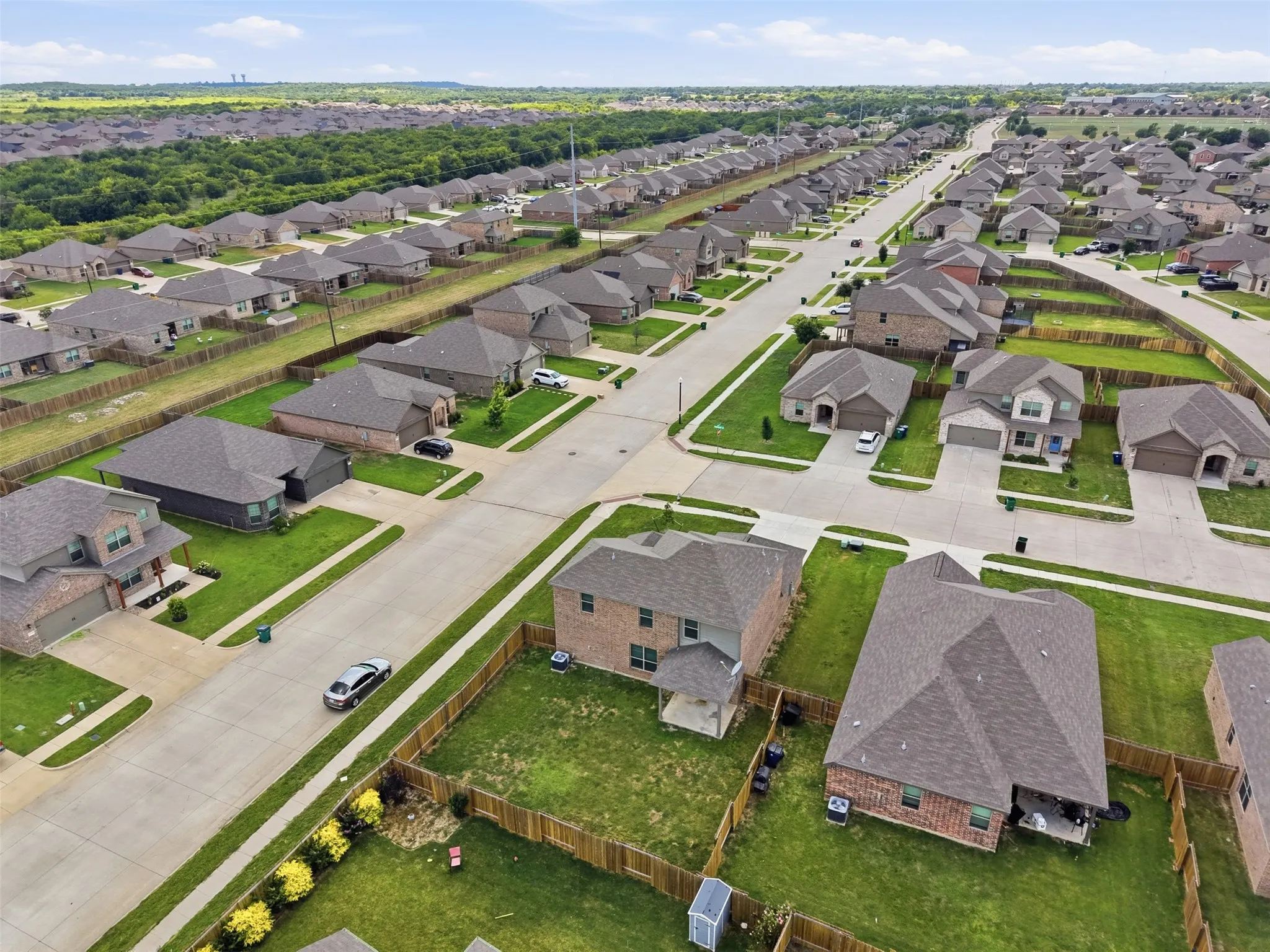 Single Family Residence For Sale in Tarrant County , 1000 Tumbleweed Trail, Crowley, Texas 76036, 4 Bedroom, 3 Bathroom, 2 Garage spaces, 2,231 Sqft, built in 2021, mls#21291038, Real Estate Agent in Crowley, Homes For Sale in Tarrant county, Homes For Sale in Crowley, Realtor in Crowley Texas, Real Estate Brokerage Independent Realty Texas, Luminita Cordes Realtor