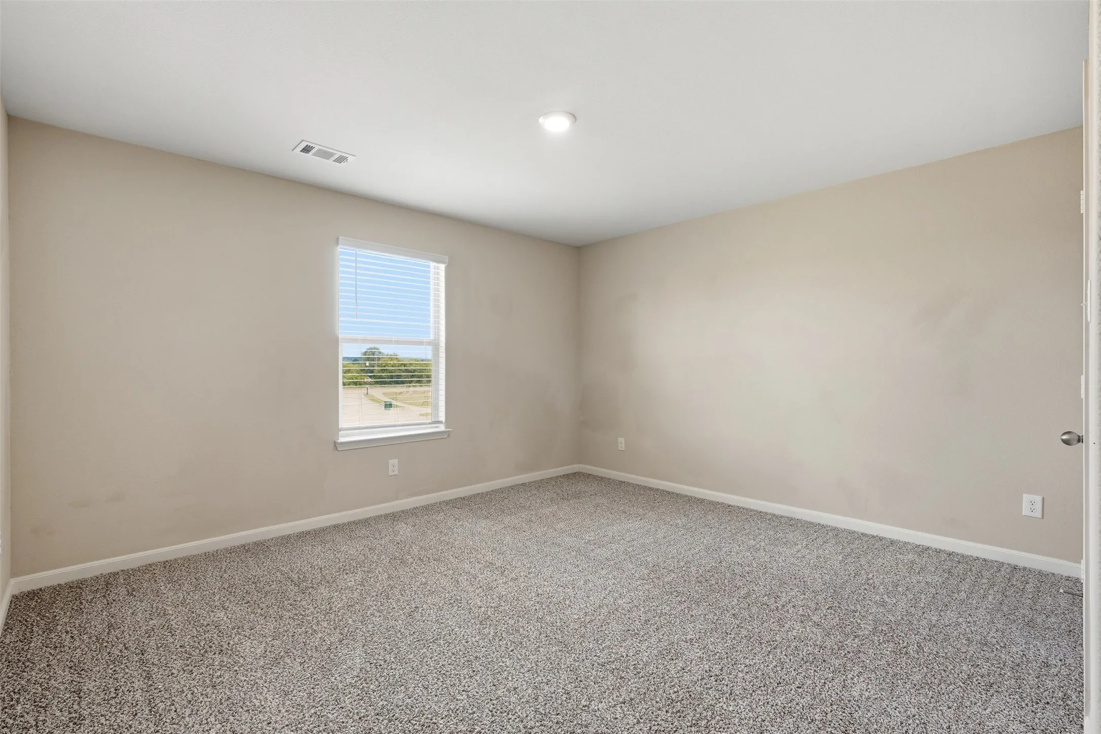 Single Family Residence For Sale in Tarrant County , 1000 Tumbleweed Trail, Crowley, Texas 76036, 4 Bedroom, 3 Bathroom, 2 Garage spaces, 2,231 Sqft, built in 2021, mls#21291038, Real Estate Agent in Crowley, Homes For Sale in Tarrant county, Homes For Sale in Crowley, Realtor in Crowley Texas, Real Estate Brokerage Independent Realty Texas, Luminita Cordes Realtor