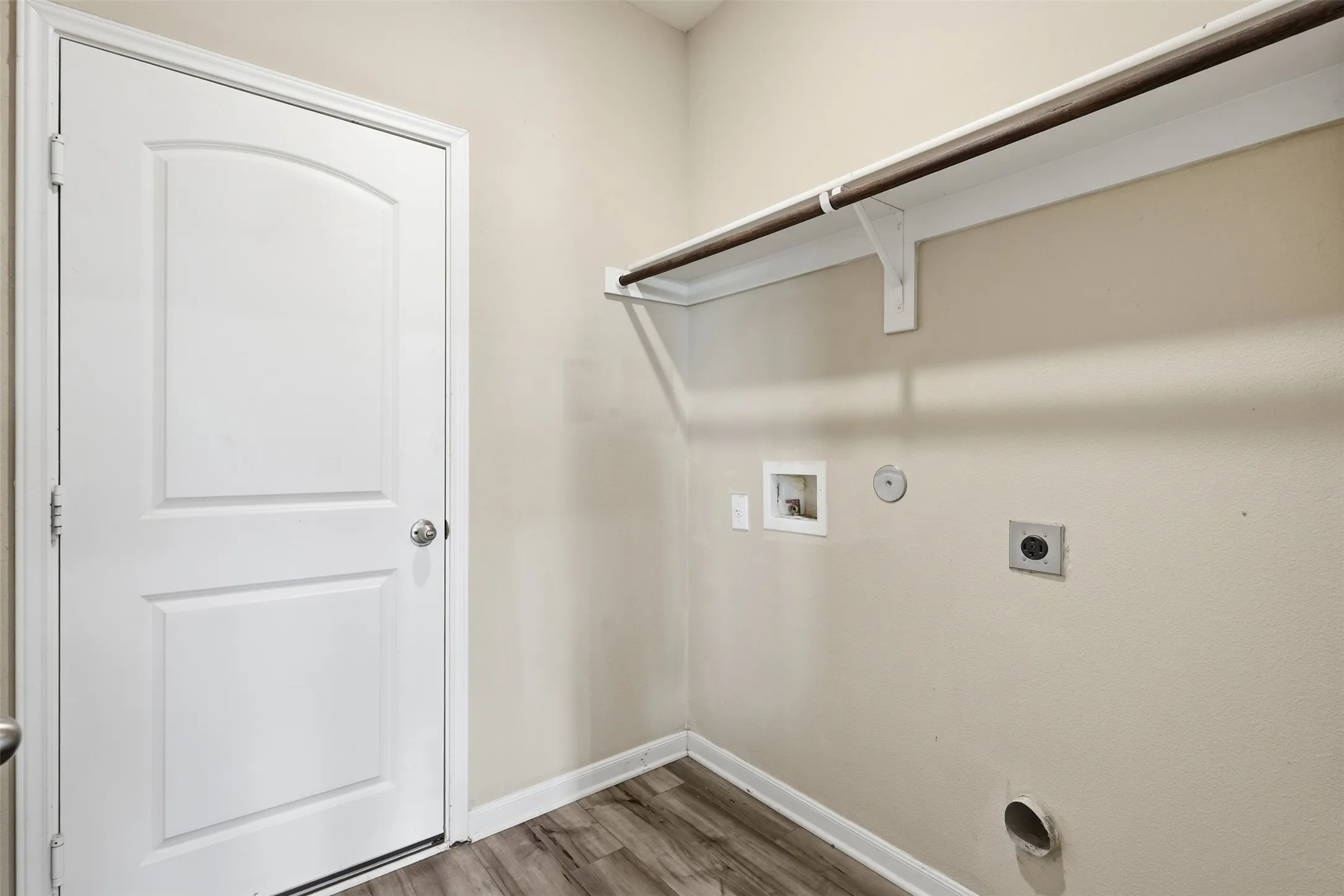 Single Family Residence For Sale in Tarrant County , 1000 Tumbleweed Trail, Crowley, Texas 76036, 4 Bedroom, 3 Bathroom, 2 Garage spaces, 2,231 Sqft, built in 2021, mls#21291038, Real Estate Agent in Crowley, Homes For Sale in Tarrant county, Homes For Sale in Crowley, Realtor in Crowley Texas, Real Estate Brokerage Independent Realty Texas, Luminita Cordes Realtor