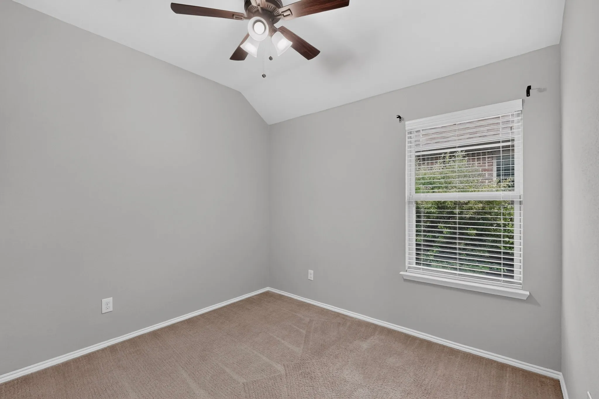 Single Family Residence For Sale in Tarrant County , 13008 Palancar Drive, Fort Worth, Texas 76244, 3 Bedroom, 2 Bathroom, 2 Garage spaces, 1,740 Sqft, built in 2016, mls#21308232, Real Estate Agent in Fort Worth, Homes For Sale in Tarrant county, Homes For Sale in Fort Worth, Realtor in Fort Worth Texas, Real Estate Brokerage Independent Realty Texas, Luminita Cordes Realtor