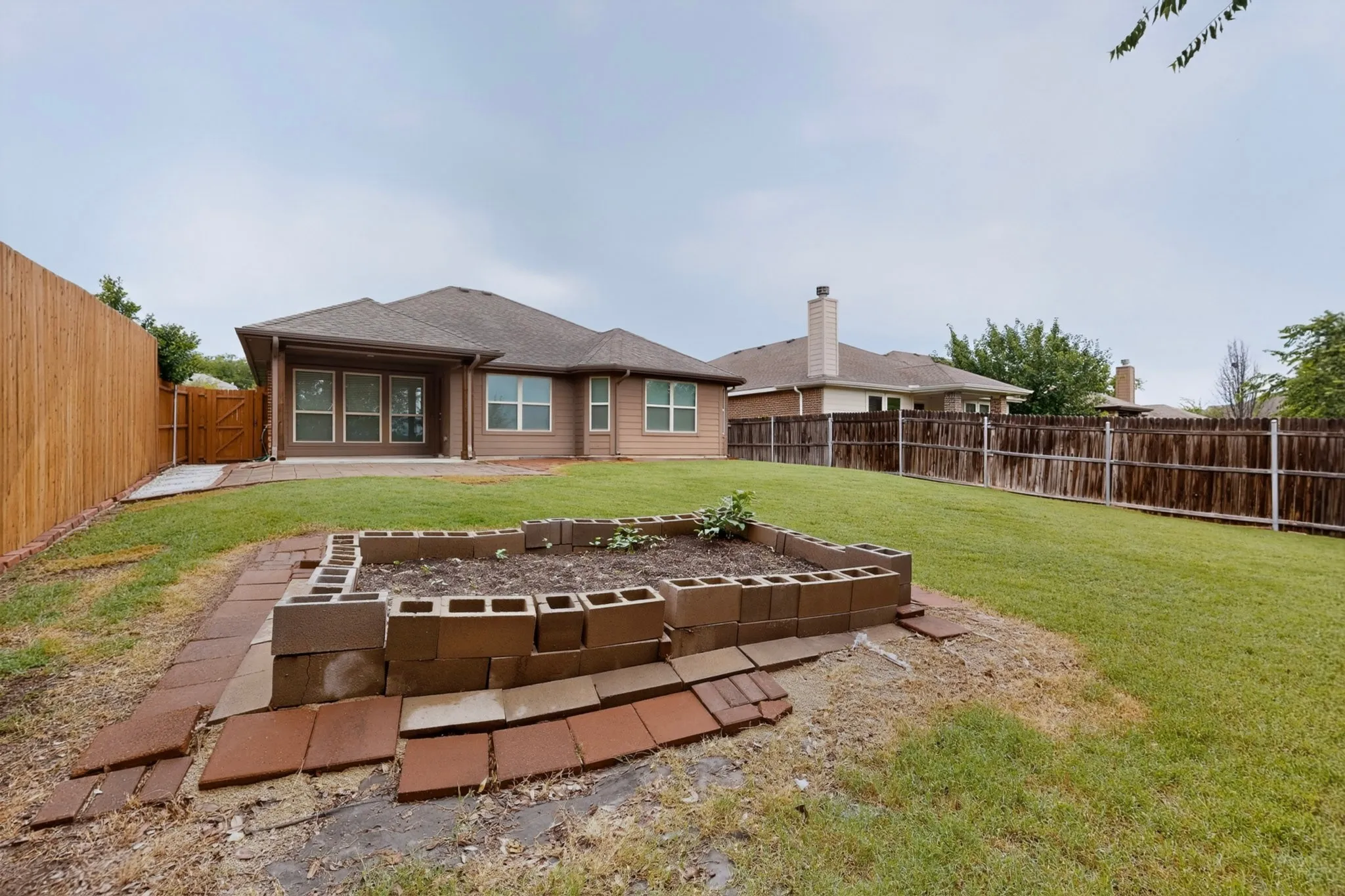 Single Family Residence For Sale in Tarrant County , 13008 Palancar Drive, Fort Worth, Texas 76244, 3 Bedroom, 2 Bathroom, 2 Garage spaces, 1,740 Sqft, built in 2016, mls#21308232, Real Estate Agent in Fort Worth, Homes For Sale in Tarrant county, Homes For Sale in Fort Worth, Realtor in Fort Worth Texas, Real Estate Brokerage Independent Realty Texas, Luminita Cordes Realtor