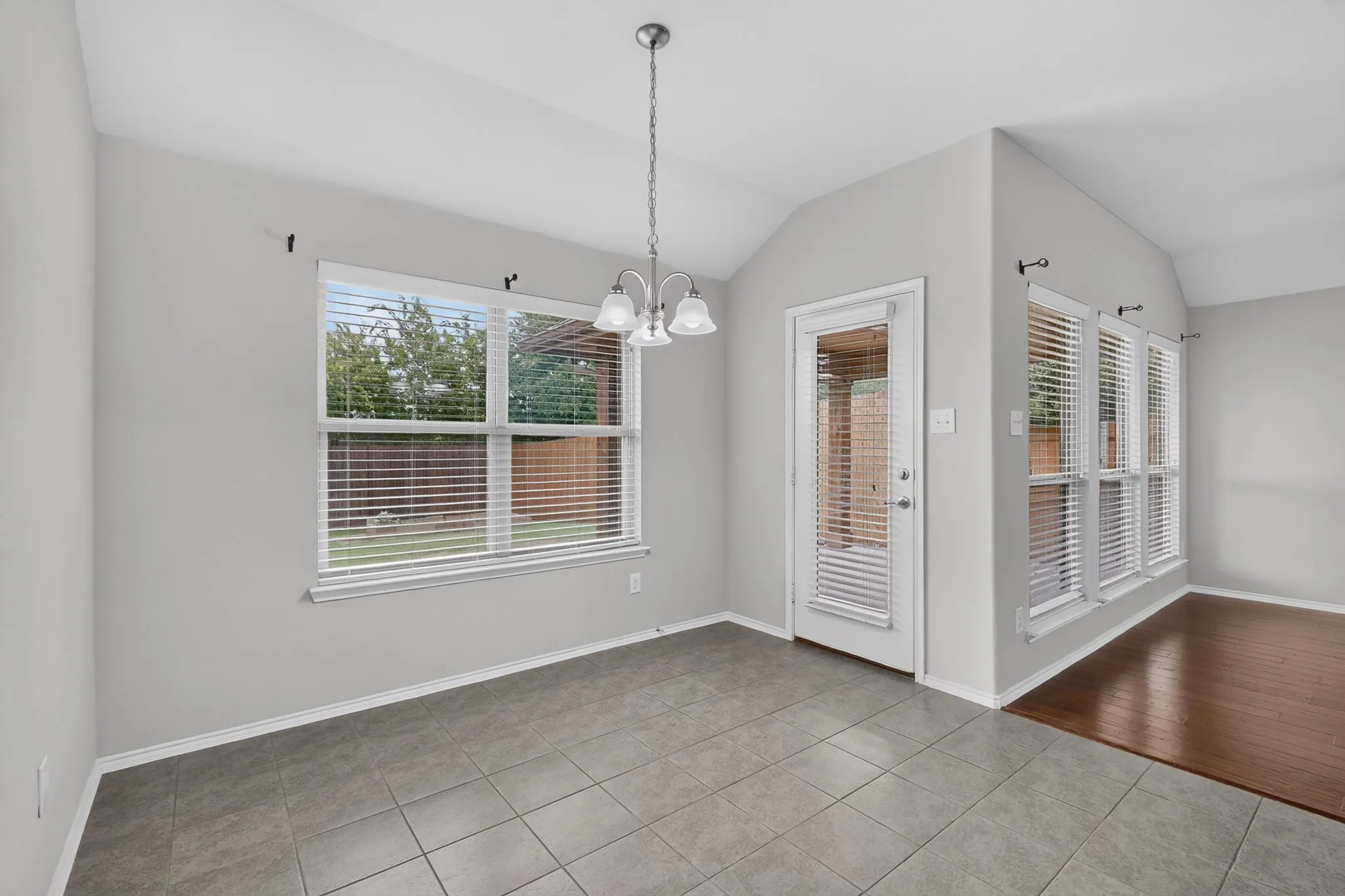 Single Family Residence For Sale in Tarrant County , 13008 Palancar Drive, Fort Worth, Texas 76244, 3 Bedroom, 2 Bathroom, 2 Garage spaces, 1,740 Sqft, built in 2016, mls#21308232, Real Estate Agent in Fort Worth, Homes For Sale in Tarrant county, Homes For Sale in Fort Worth, Realtor in Fort Worth Texas, Real Estate Brokerage Independent Realty Texas, Luminita Cordes Realtor