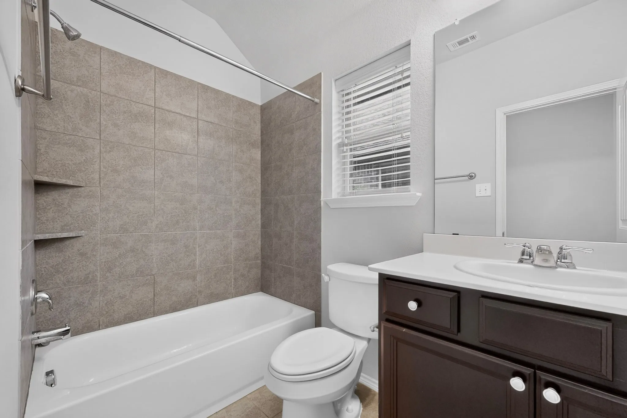 Single Family Residence For Sale in Tarrant County , 13008 Palancar Drive, Fort Worth, Texas 76244, 3 Bedroom, 2 Bathroom, 2 Garage spaces, 1,740 Sqft, built in 2016, mls#21308232, Real Estate Agent in Fort Worth, Homes For Sale in Tarrant county, Homes For Sale in Fort Worth, Realtor in Fort Worth Texas, Real Estate Brokerage Independent Realty Texas, Luminita Cordes Realtor