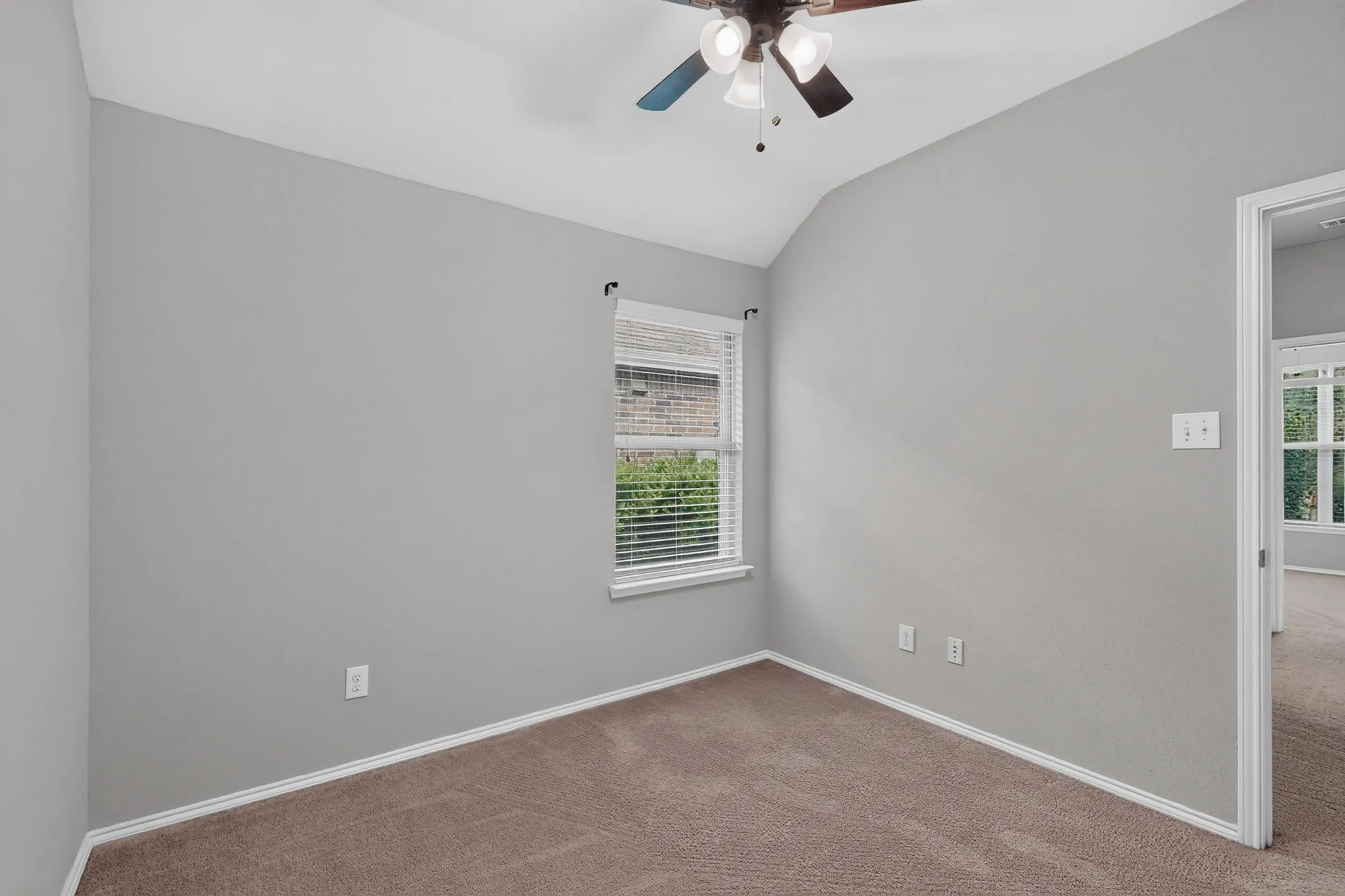 Single Family Residence For Sale in Tarrant County , 13008 Palancar Drive, Fort Worth, Texas 76244, 3 Bedroom, 2 Bathroom, 2 Garage spaces, 1,740 Sqft, built in 2016, mls#21308232, Real Estate Agent in Fort Worth, Homes For Sale in Tarrant county, Homes For Sale in Fort Worth, Realtor in Fort Worth Texas, Real Estate Brokerage Independent Realty Texas, Luminita Cordes Realtor
