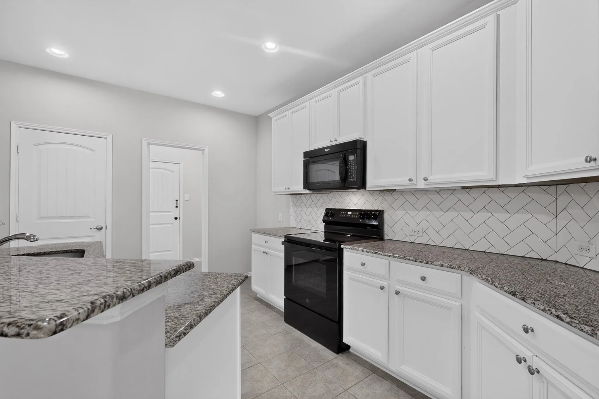 Single Family Residence For Sale in Tarrant County , 13008 Palancar Drive, Fort Worth, Texas 76244, 3 Bedroom, 2 Bathroom, 2 Garage spaces, 1,740 Sqft, built in 2016, mls#21308232, Real Estate Agent in Fort Worth, Homes For Sale in Tarrant county, Homes For Sale in Fort Worth, Realtor in Fort Worth Texas, Real Estate Brokerage Independent Realty Texas, Luminita Cordes Realtor