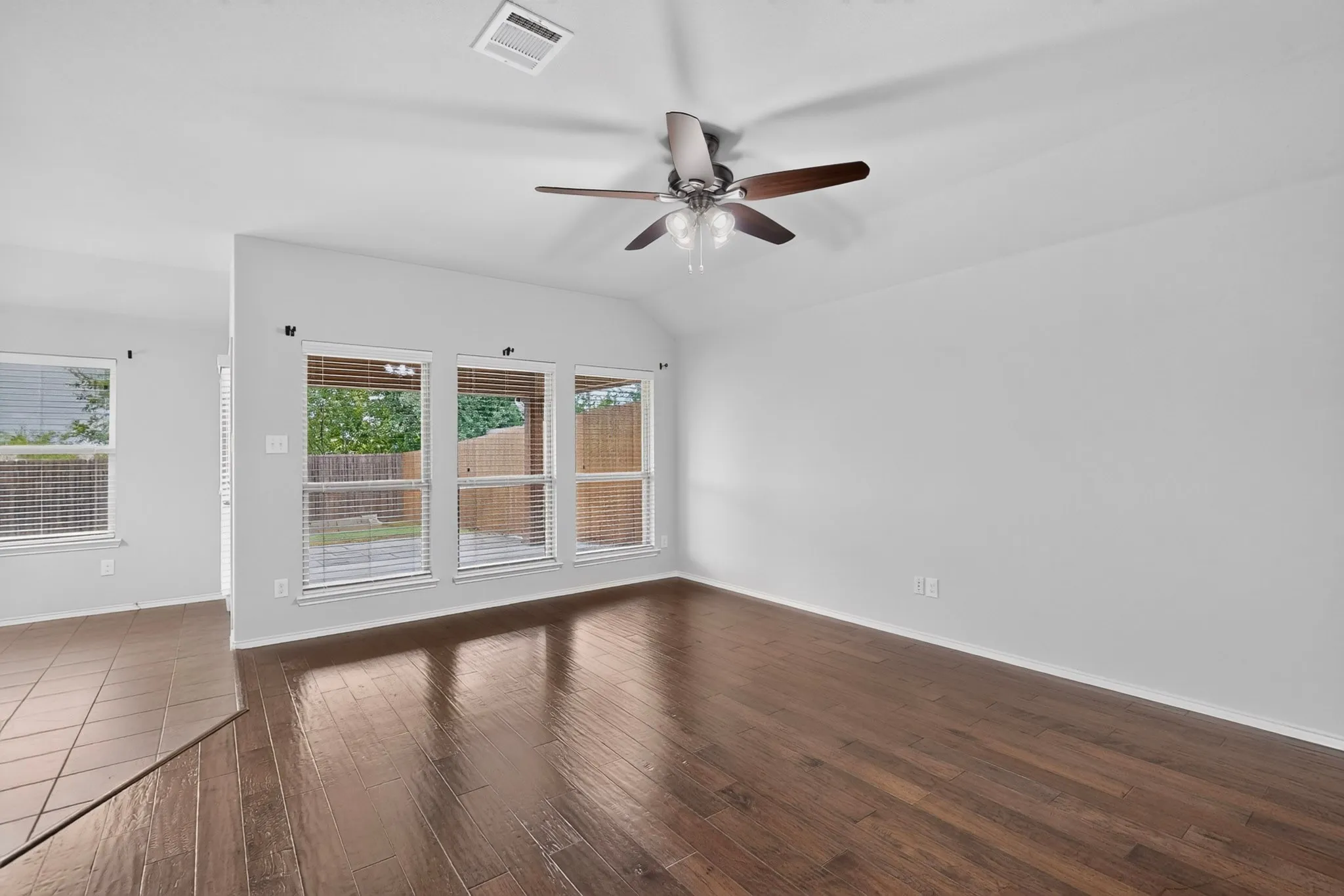 Single Family Residence For Sale in Tarrant County , 13008 Palancar Drive, Fort Worth, Texas 76244, 3 Bedroom, 2 Bathroom, 2 Garage spaces, 1,740 Sqft, built in 2016, mls#21308232, Real Estate Agent in Fort Worth, Homes For Sale in Tarrant county, Homes For Sale in Fort Worth, Realtor in Fort Worth Texas, Real Estate Brokerage Independent Realty Texas, Luminita Cordes Realtor