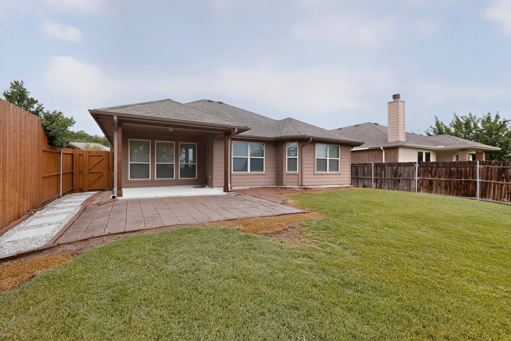 Single Family Residence For Sale in Tarrant County , 13008 Palancar Drive, Fort Worth, Texas 76244, 3 Bedroom, 2 Bathroom, 2 Garage spaces, 1,740 Sqft, built in 2016, mls#21308232, Real Estate Agent in Fort Worth, Homes For Sale in Tarrant county, Homes For Sale in Fort Worth, Realtor in Fort Worth Texas, Real Estate Brokerage Independent Realty Texas, Luminita Cordes Realtor