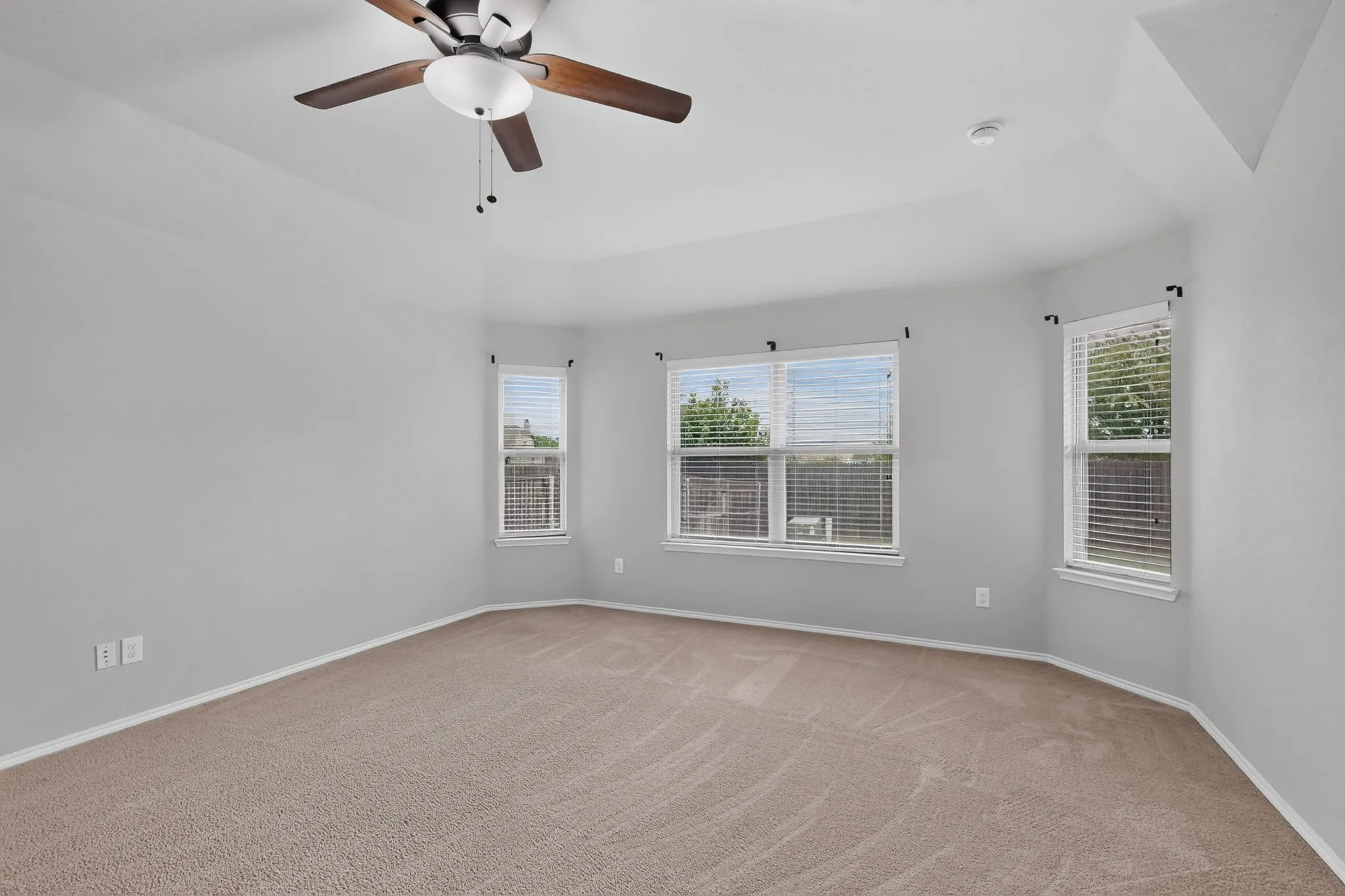Single Family Residence For Sale in Tarrant County , 13008 Palancar Drive, Fort Worth, Texas 76244, 3 Bedroom, 2 Bathroom, 2 Garage spaces, 1,740 Sqft, built in 2016, mls#21308232, Real Estate Agent in Fort Worth, Homes For Sale in Tarrant county, Homes For Sale in Fort Worth, Realtor in Fort Worth Texas, Real Estate Brokerage Independent Realty Texas, Luminita Cordes Realtor