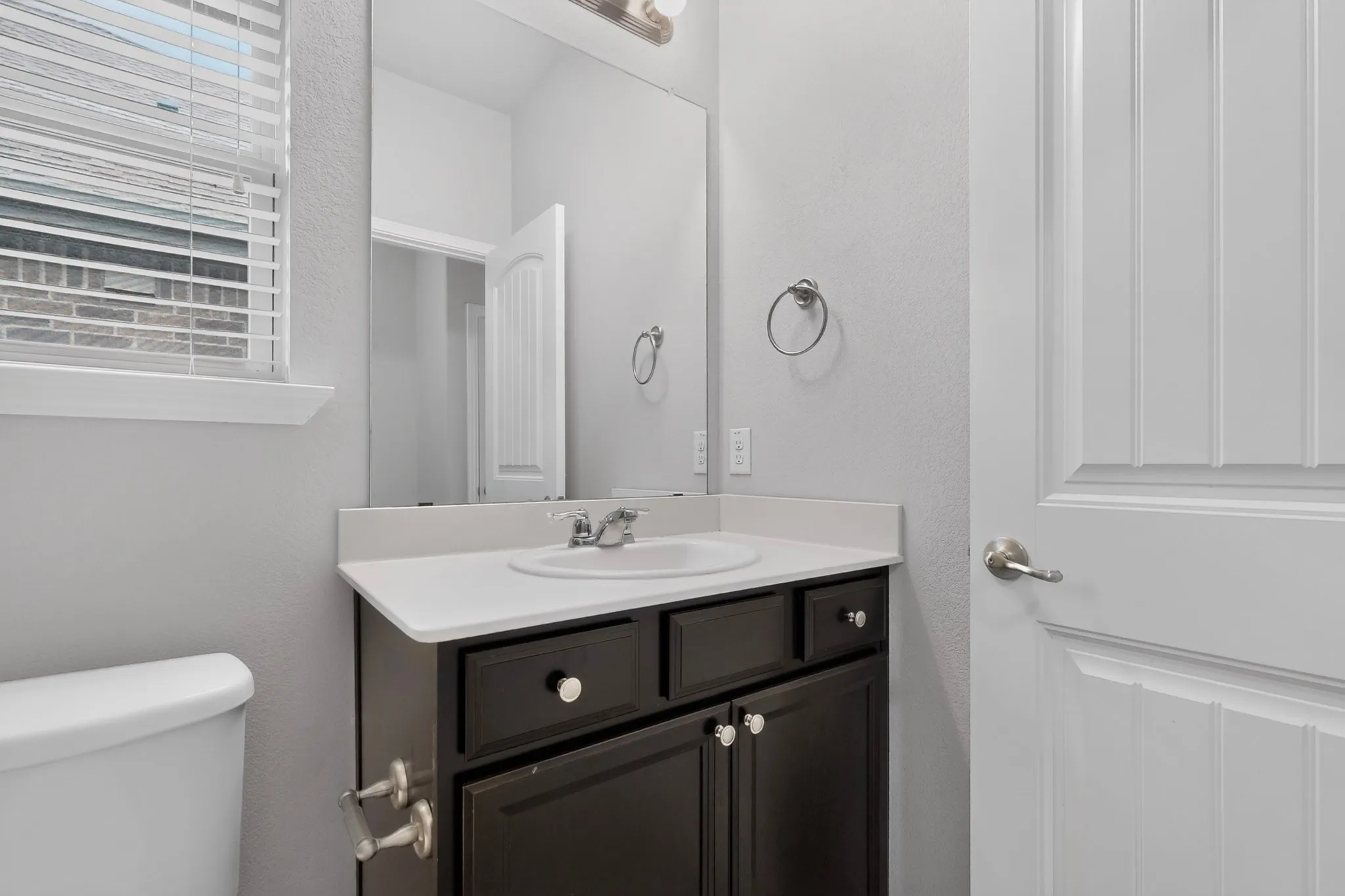 Single Family Residence For Sale in Tarrant County , 13008 Palancar Drive, Fort Worth, Texas 76244, 3 Bedroom, 2 Bathroom, 2 Garage spaces, 1,740 Sqft, built in 2016, mls#21308232, Real Estate Agent in Fort Worth, Homes For Sale in Tarrant county, Homes For Sale in Fort Worth, Realtor in Fort Worth Texas, Real Estate Brokerage Independent Realty Texas, Luminita Cordes Realtor