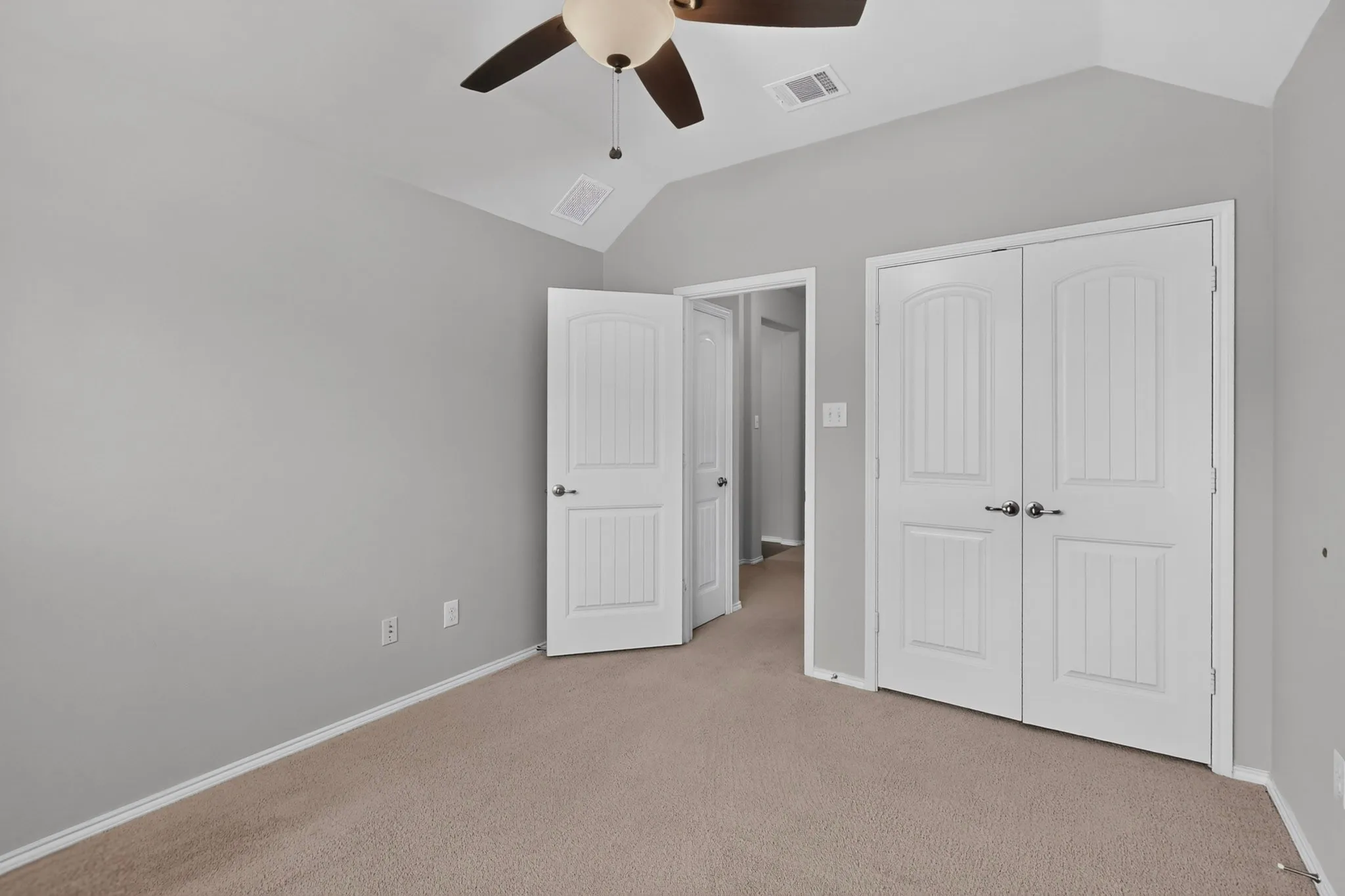 Single Family Residence For Sale in Tarrant County , 13008 Palancar Drive, Fort Worth, Texas 76244, 3 Bedroom, 2 Bathroom, 2 Garage spaces, 1,740 Sqft, built in 2016, mls#21308232, Real Estate Agent in Fort Worth, Homes For Sale in Tarrant county, Homes For Sale in Fort Worth, Realtor in Fort Worth Texas, Real Estate Brokerage Independent Realty Texas, Luminita Cordes Realtor