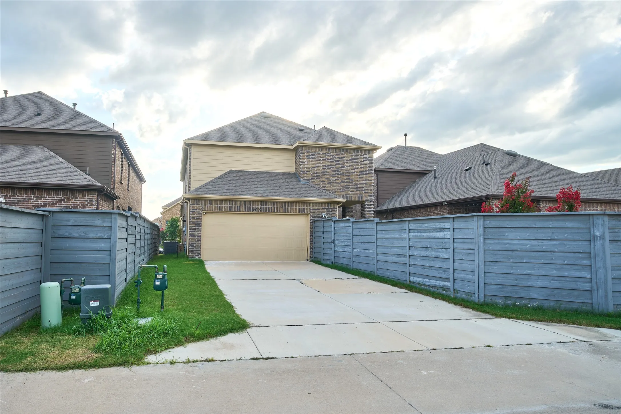 Single Family Residence For Sale in Denton County , 6029 Wildflower Way, Little Elm, Texas 76227, 4 Bedroom, 3 Bathroom, 2 Garage spaces, 2,235 Sqft, built in 2021, mls#21308409, Real Estate Agent in Little Elm, Homes For Sale in Denton county, Homes For Sale in Little Elm, Realtor in Little Elm Texas, Real Estate Brokerage Independent Realty Texas, Luminita Cordes Realtor