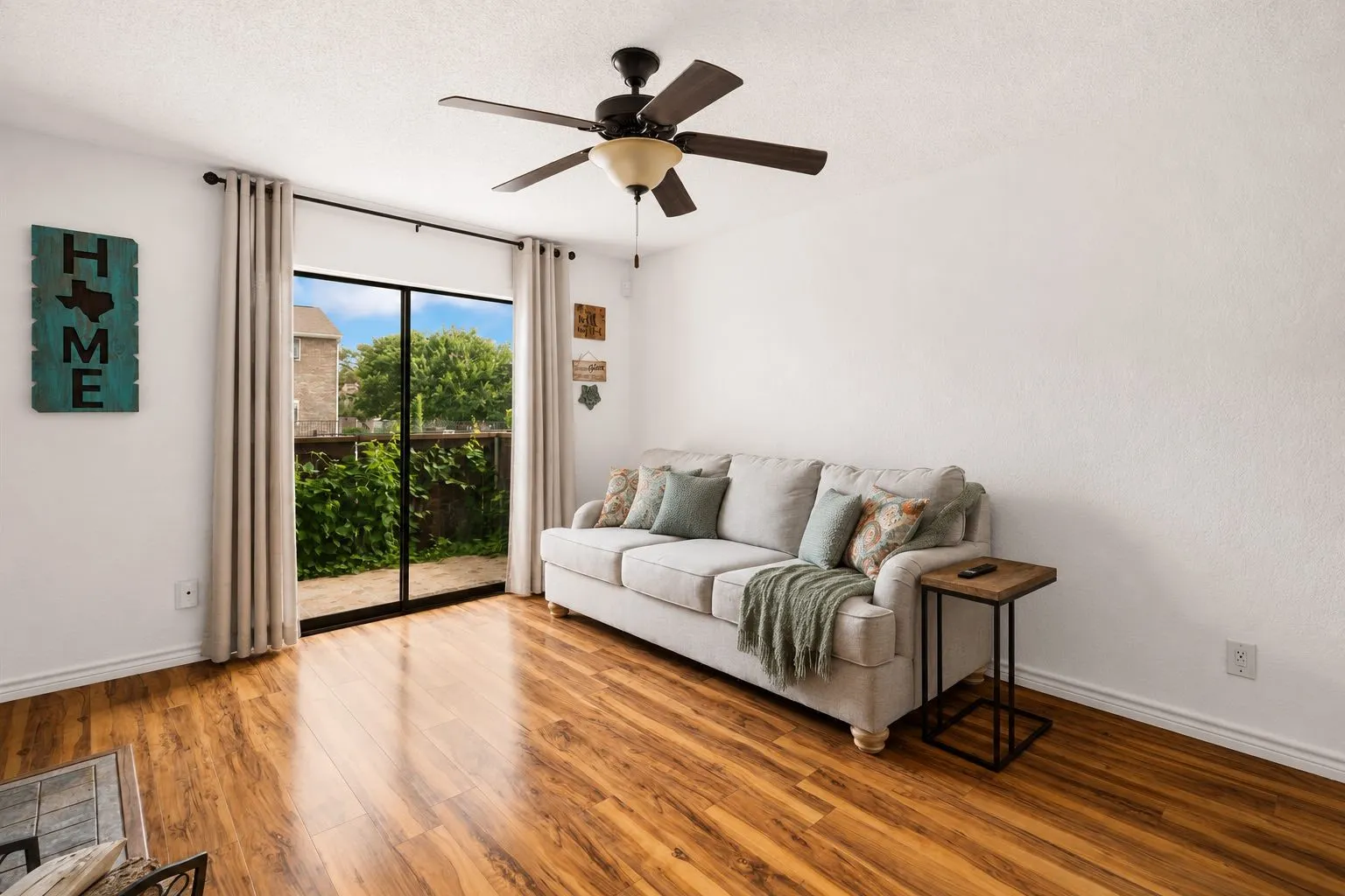 Condominium For Sale in Collin County , 4748 Old Bent Tree Lane 2307, Dallas, Texas 75287, 2 Bedroom, 2 Bathroom, Garage spaces, 1,070 Sqft, built in 1985, mls#21296784, Real Estate Agent in Dallas, Homes For Sale in Collin county, Homes For Sale in Dallas, Realtor in Dallas Texas, Real Estate Brokerage Independent Realty Texas, Luminita Cordes Realtor